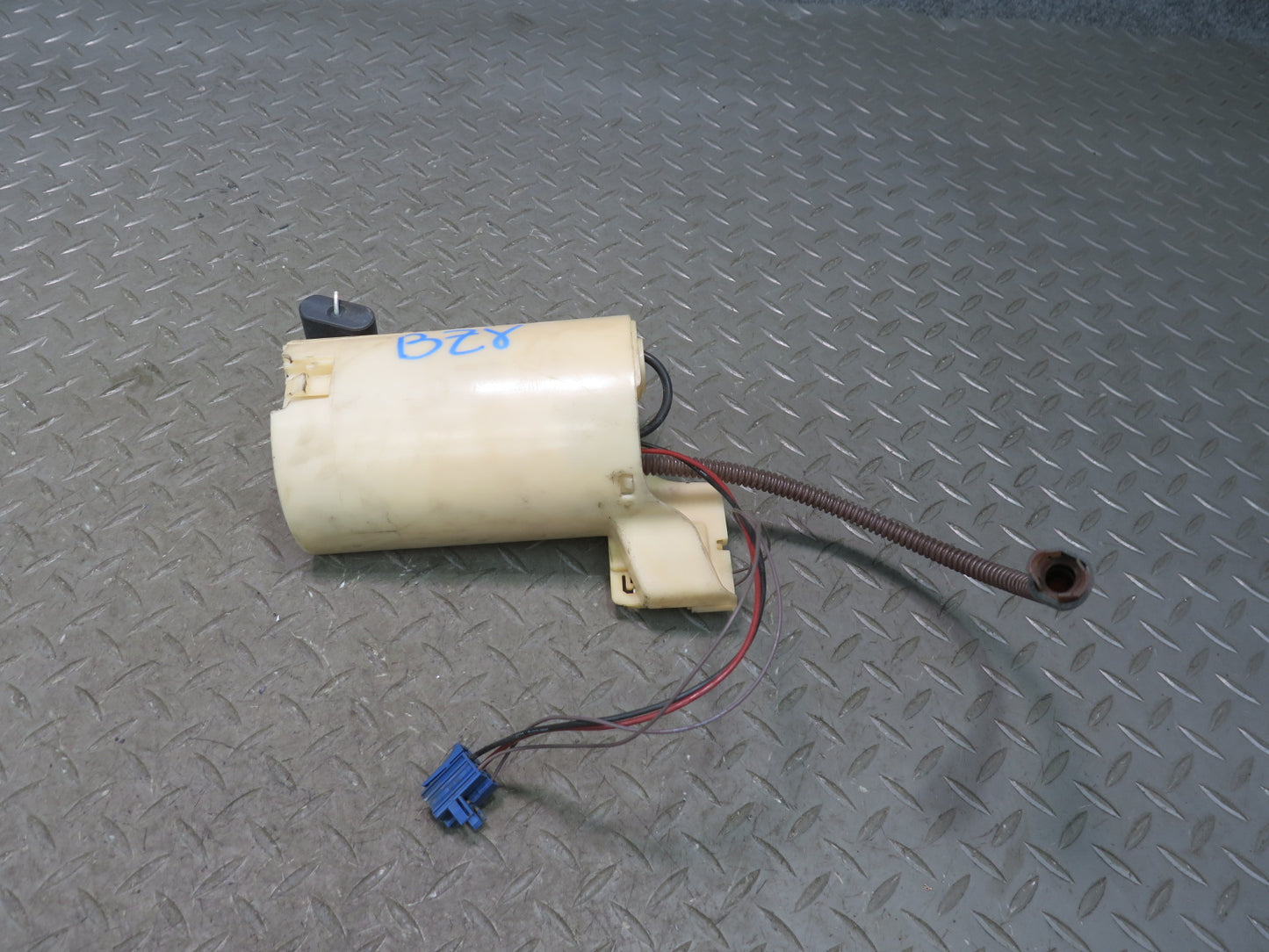 2003 BMW E85 Z4 M54 Fuel Pump Level Sensor w Fuel Pressure Regulator Set OEM
