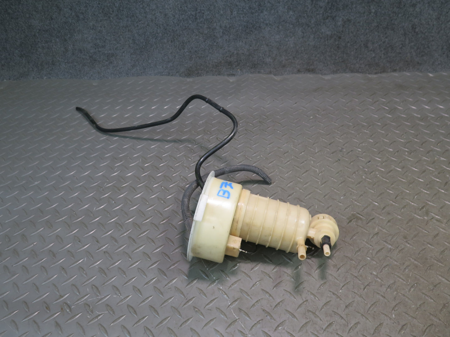 2003 BMW E85 Z4 M54 Fuel Pump Level Sensor w Fuel Pressure Regulator Set OEM