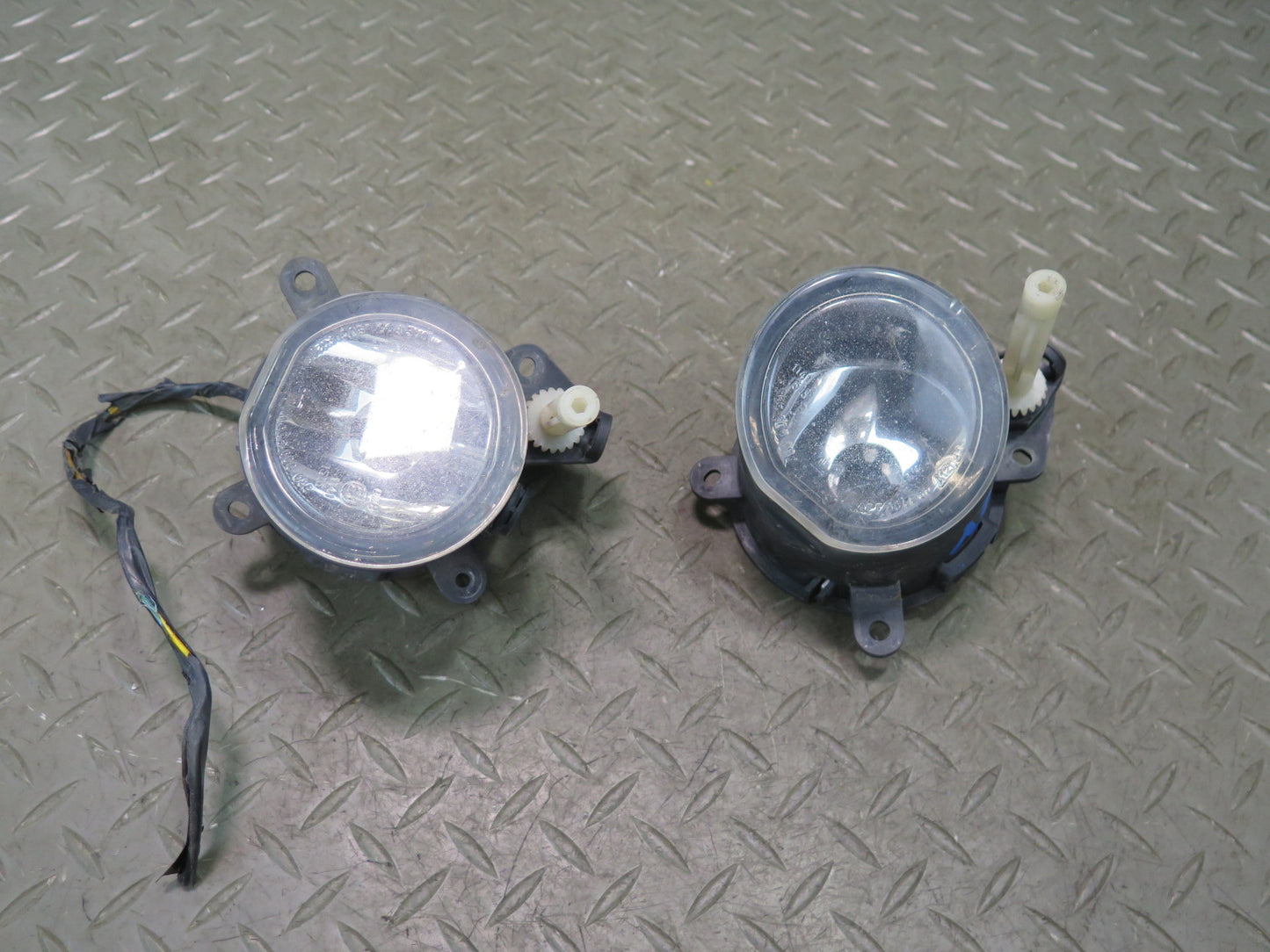 03-05 BMW E85 E86 Z4 Set of 2 Front Left & Right Fog Light Lamp OEM