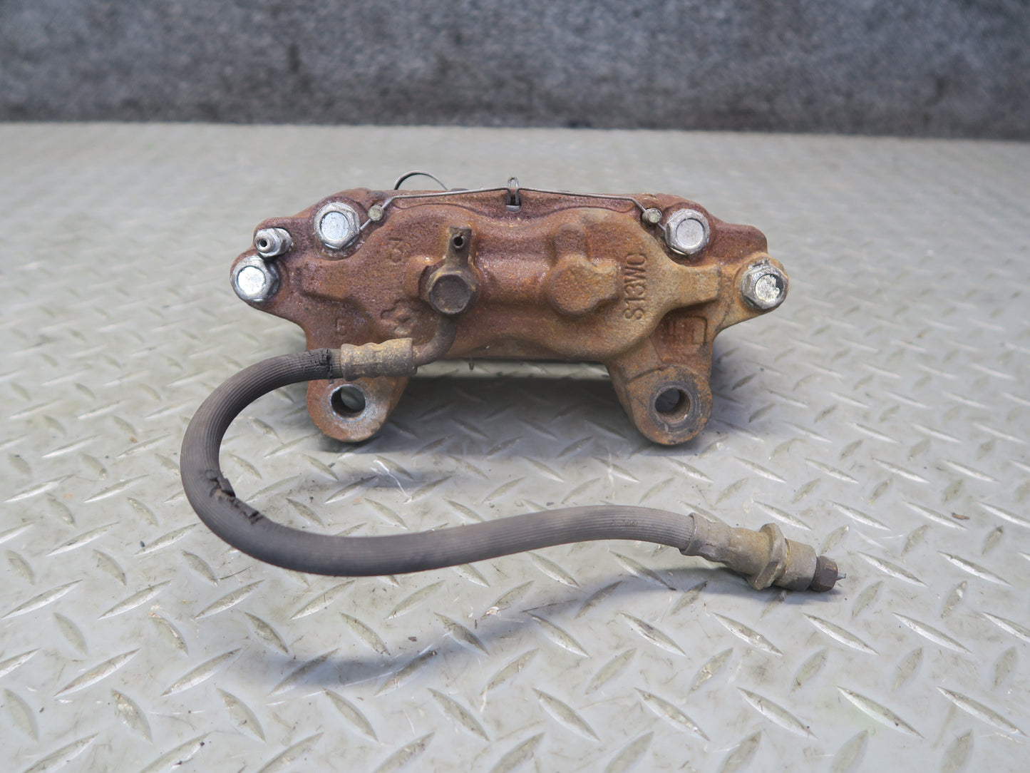 1996-1997 Lexus FZJ80L LX450 Front Left & Right Brake Caliper Set of 2