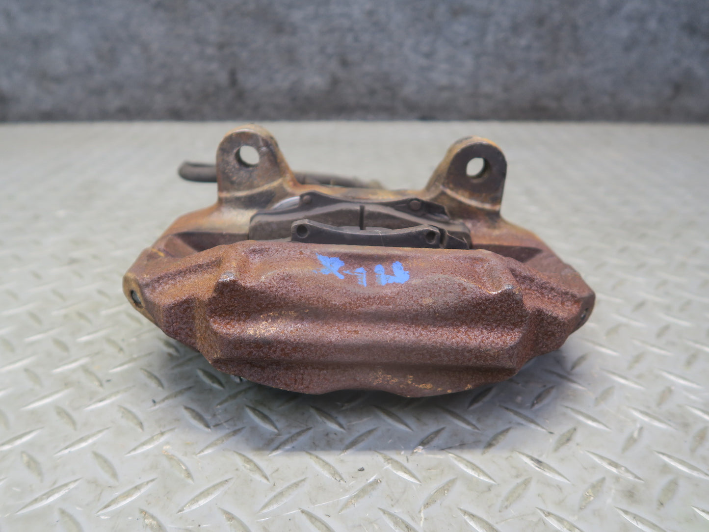 1996-1997 Lexus FZJ80L LX450 Front Left & Right Brake Caliper Set of 2