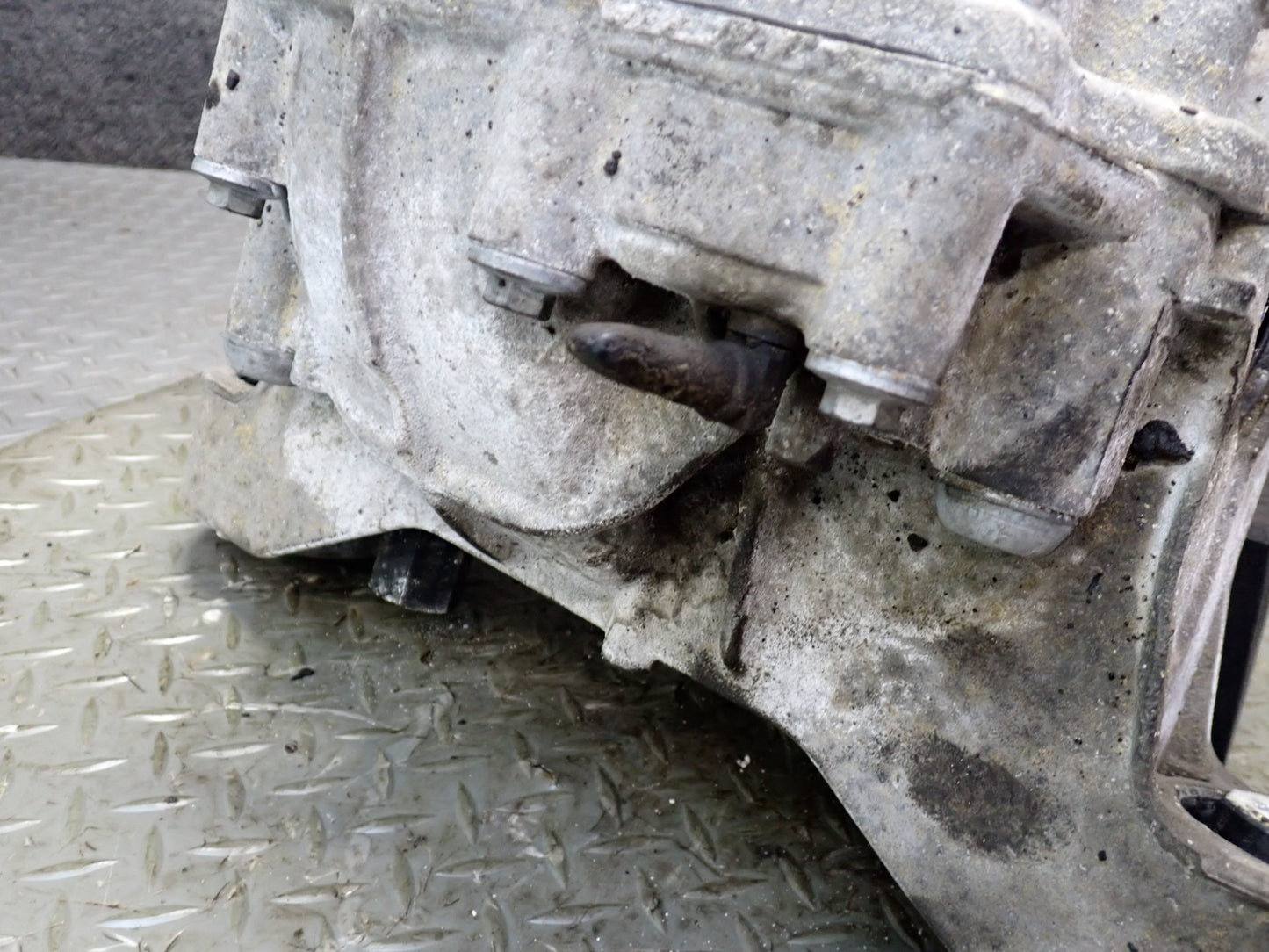 13-14 Porsche Cayenne 958 GTS 4.8L AWD elsd Rear Axle Differential Carrier 2.92