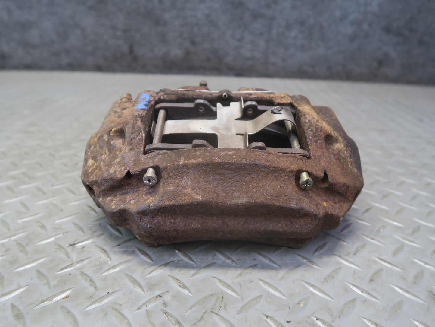 1996-1997 Lexus FZJ80L LX450 Front Left & Right Brake Caliper Set of 2