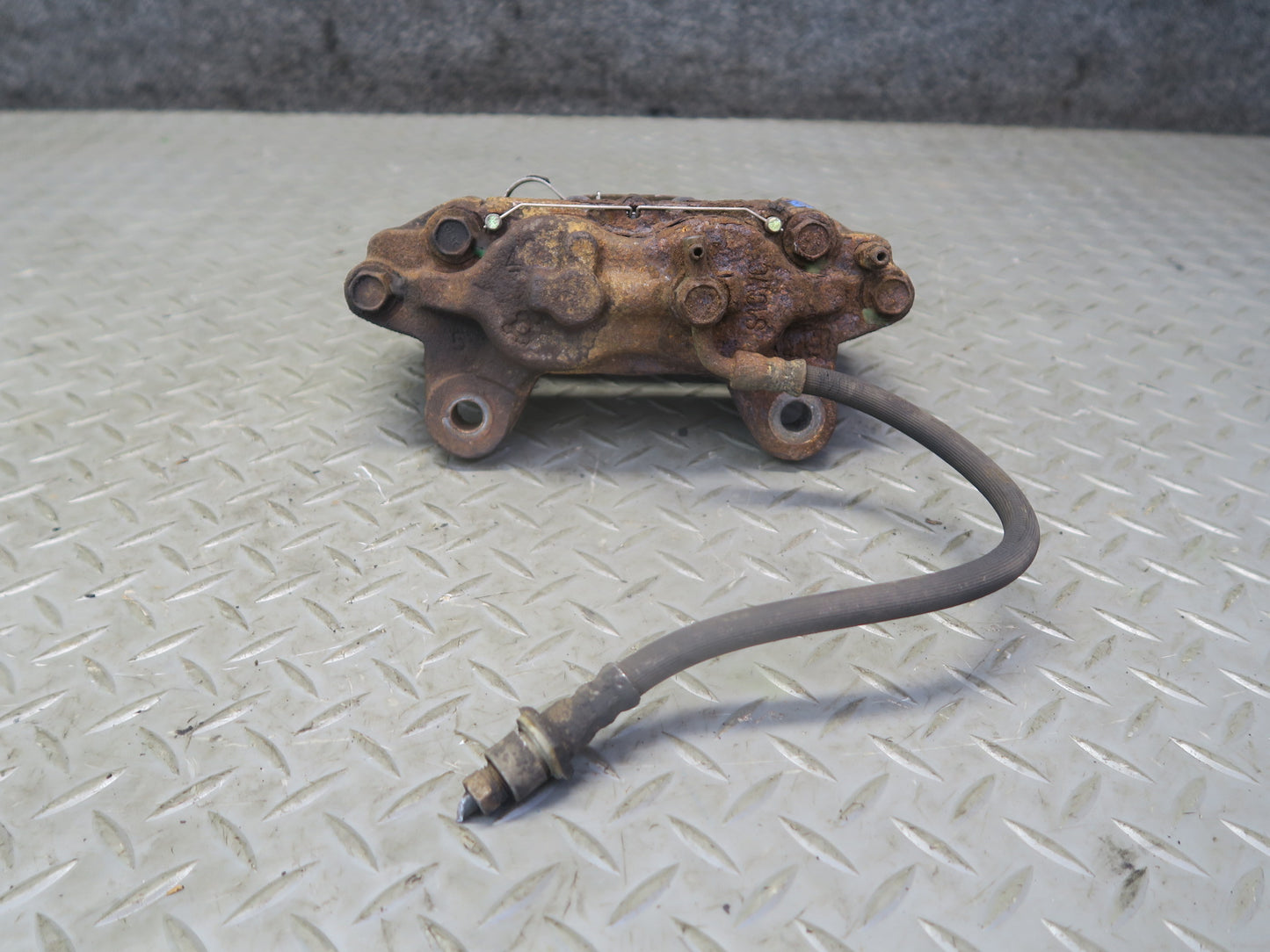 1996-1997 Lexus FZJ80L LX450 Front Left & Right Brake Caliper Set of 2
