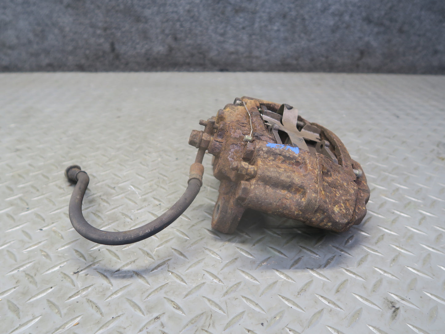 1996-1997 Lexus FZJ80L LX450 Front Left & Right Brake Caliper Set of 2