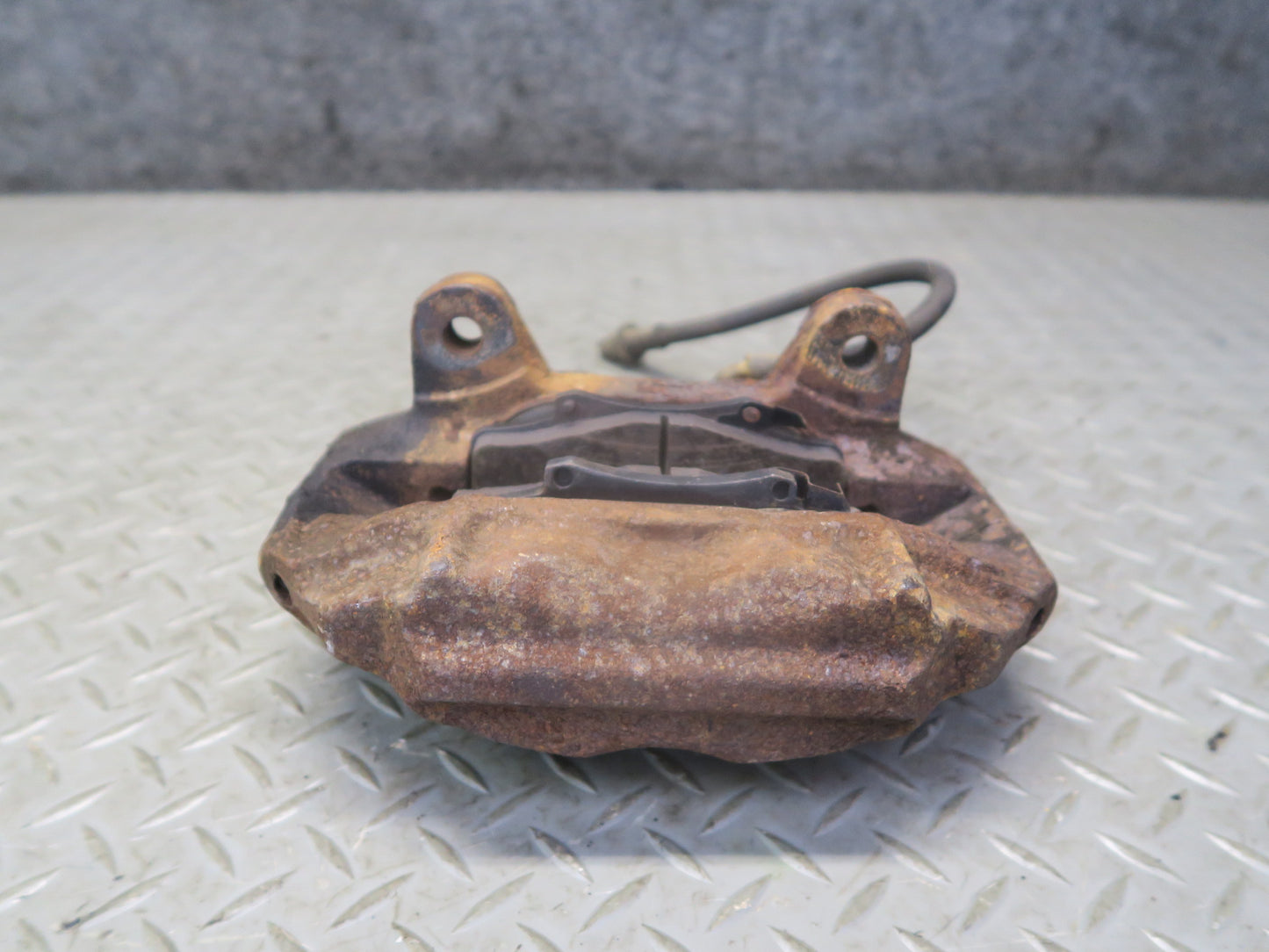 1996-1997 Lexus FZJ80L LX450 Front Left & Right Brake Caliper Set of 2