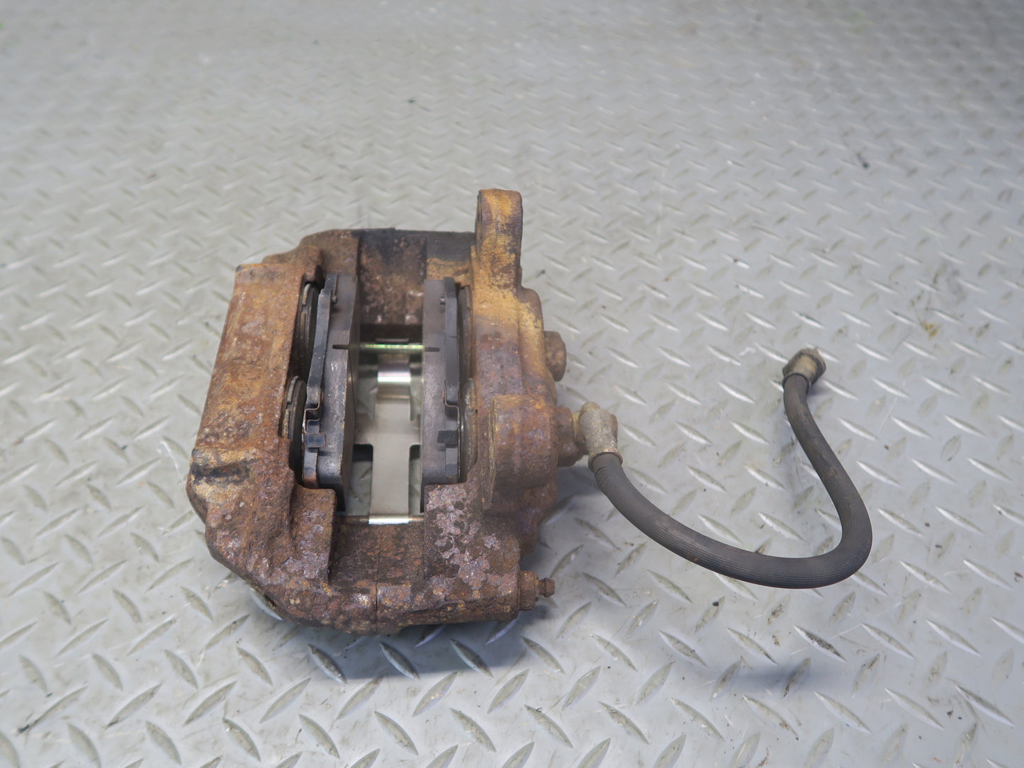 1996-1997 Lexus FZJ80L LX450 Front Left & Right Brake Caliper Set of 2