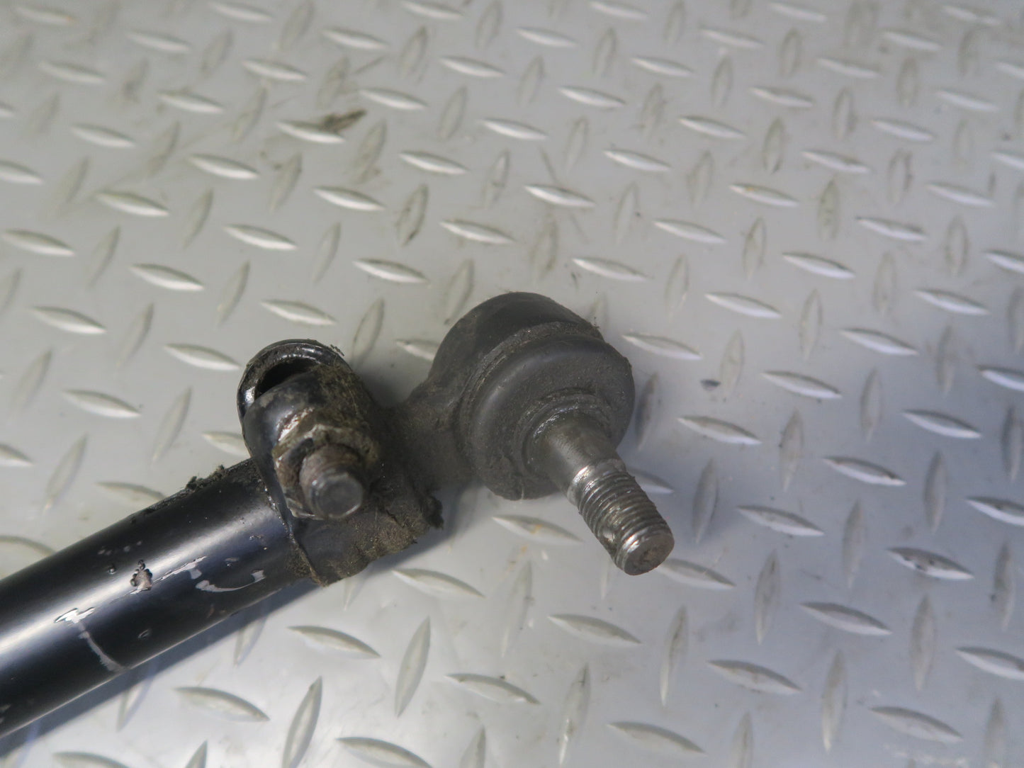 1996-1997 Lexus FZJ80L LX450 Steering Tie Rod Linkage Arm
