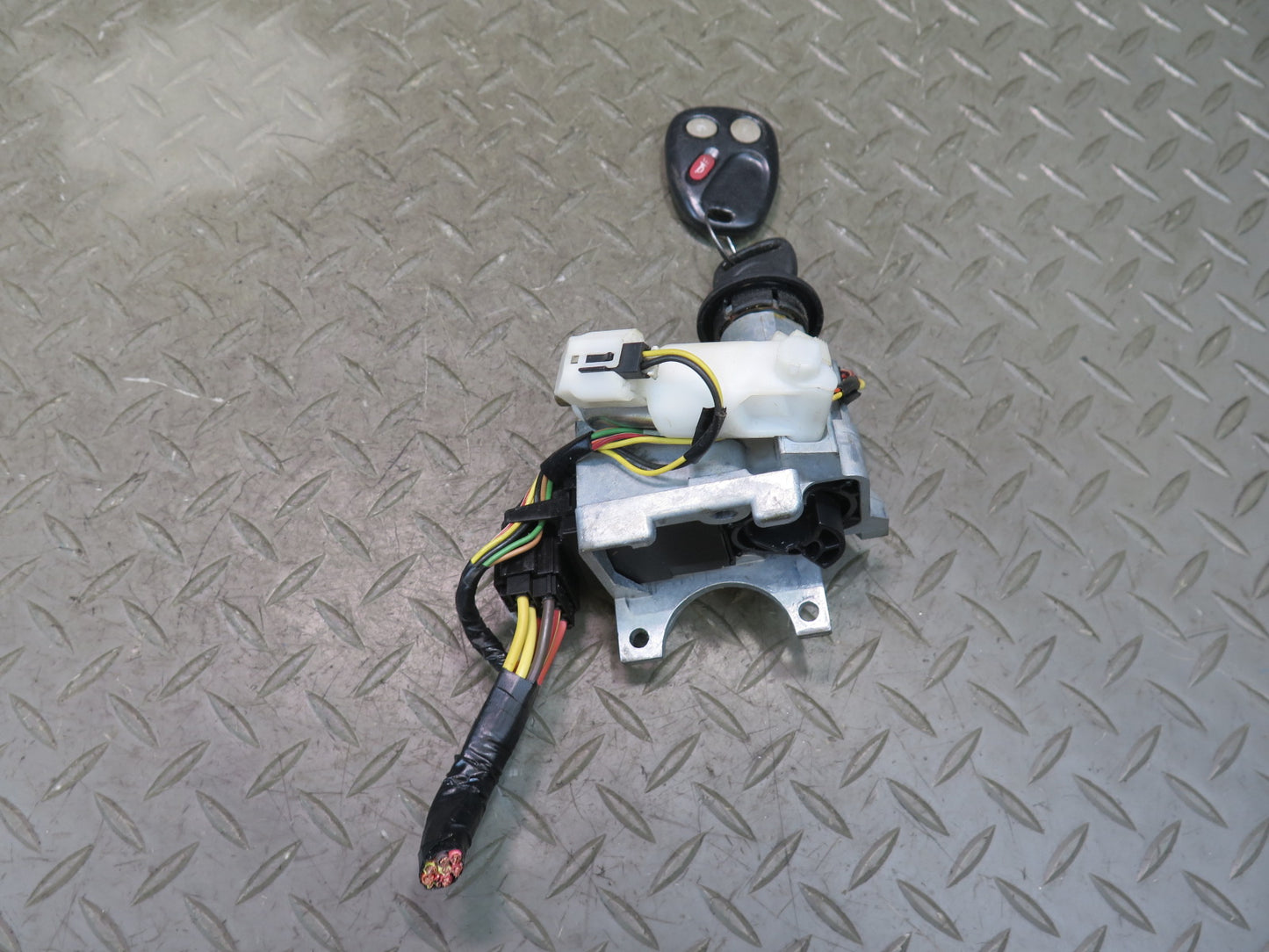 2003-2007 Hummer H2 Front Left & Right Door Handle Ignition Switch KEY Set