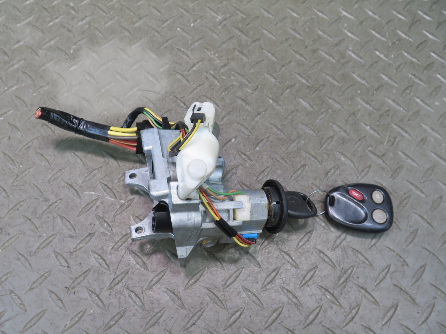 2003-2007 Hummer H2 Front Left & Right Door Handle Ignition Switch KEY Set