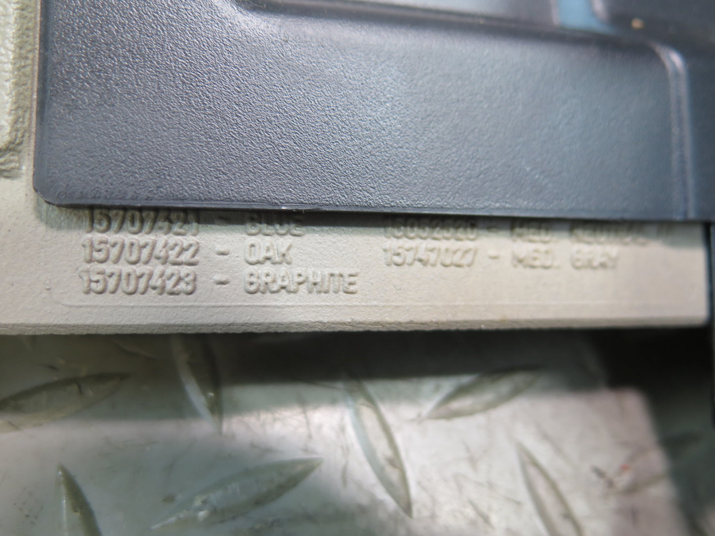 2003-2009 Hummer H2 Dash Glove Box Compartment Storage 15707423