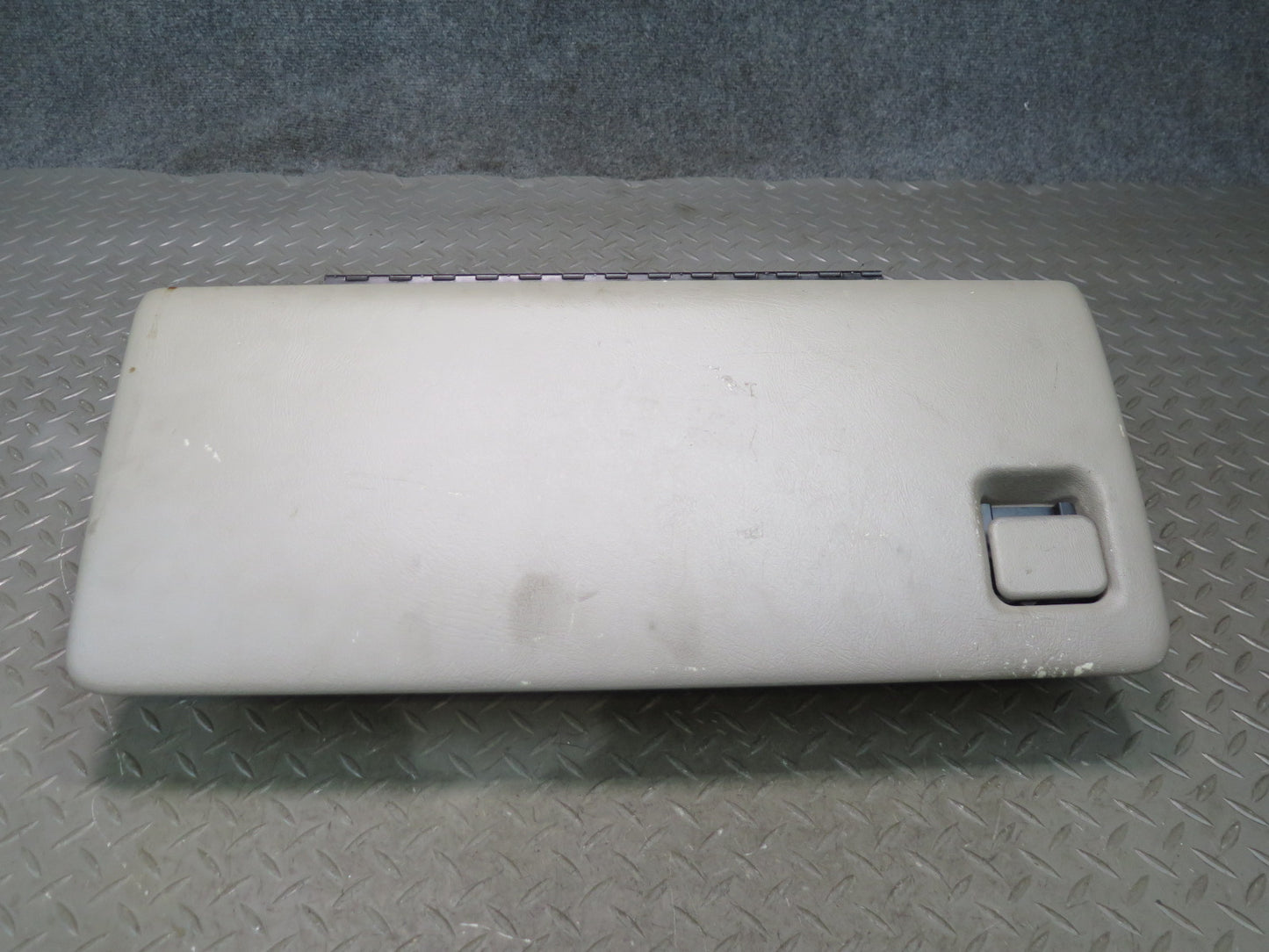 2003-2009 Hummer H2 Dash Glove Box Compartment Storage 15707423