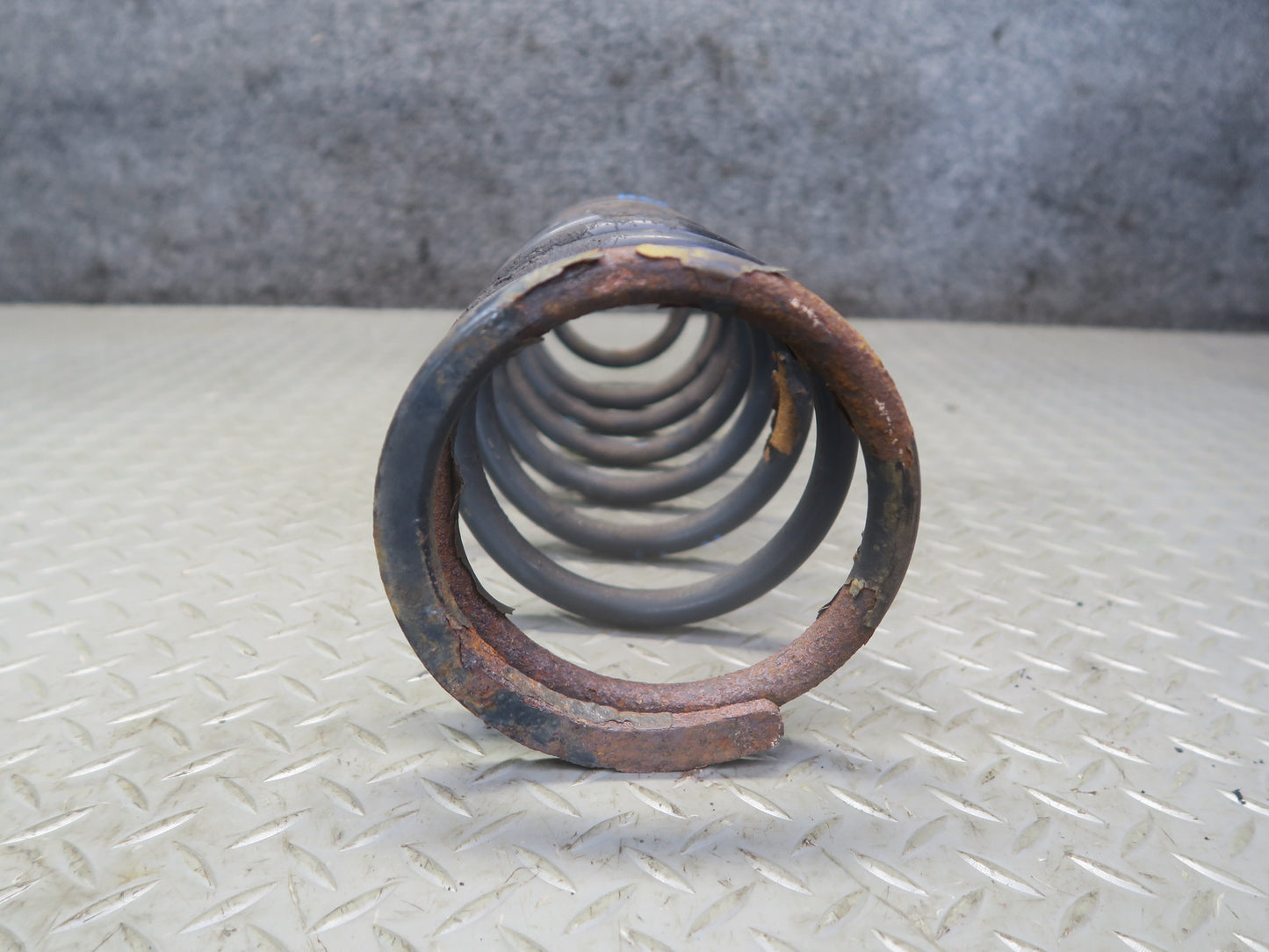 1996-1997 Lexus FZJ80L LX450 AWD Front Left & Right Coil Spring Set of 2
