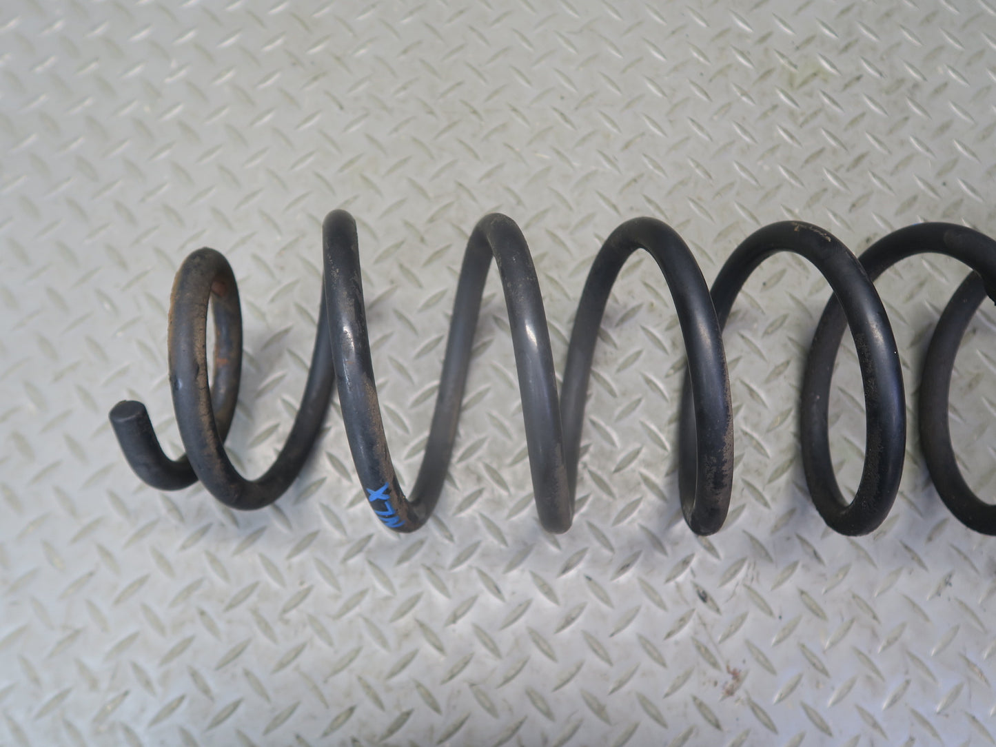 1996-1997 Lexus FZJ80L LX450 AWD Front Left & Right Coil Spring Set of 2