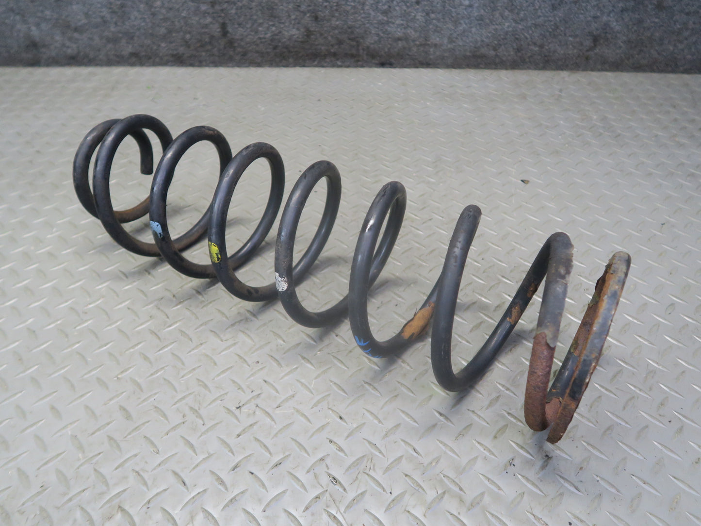 1996-1997 Lexus FZJ80L LX450 AWD Front Left & Right Coil Spring Set of 2