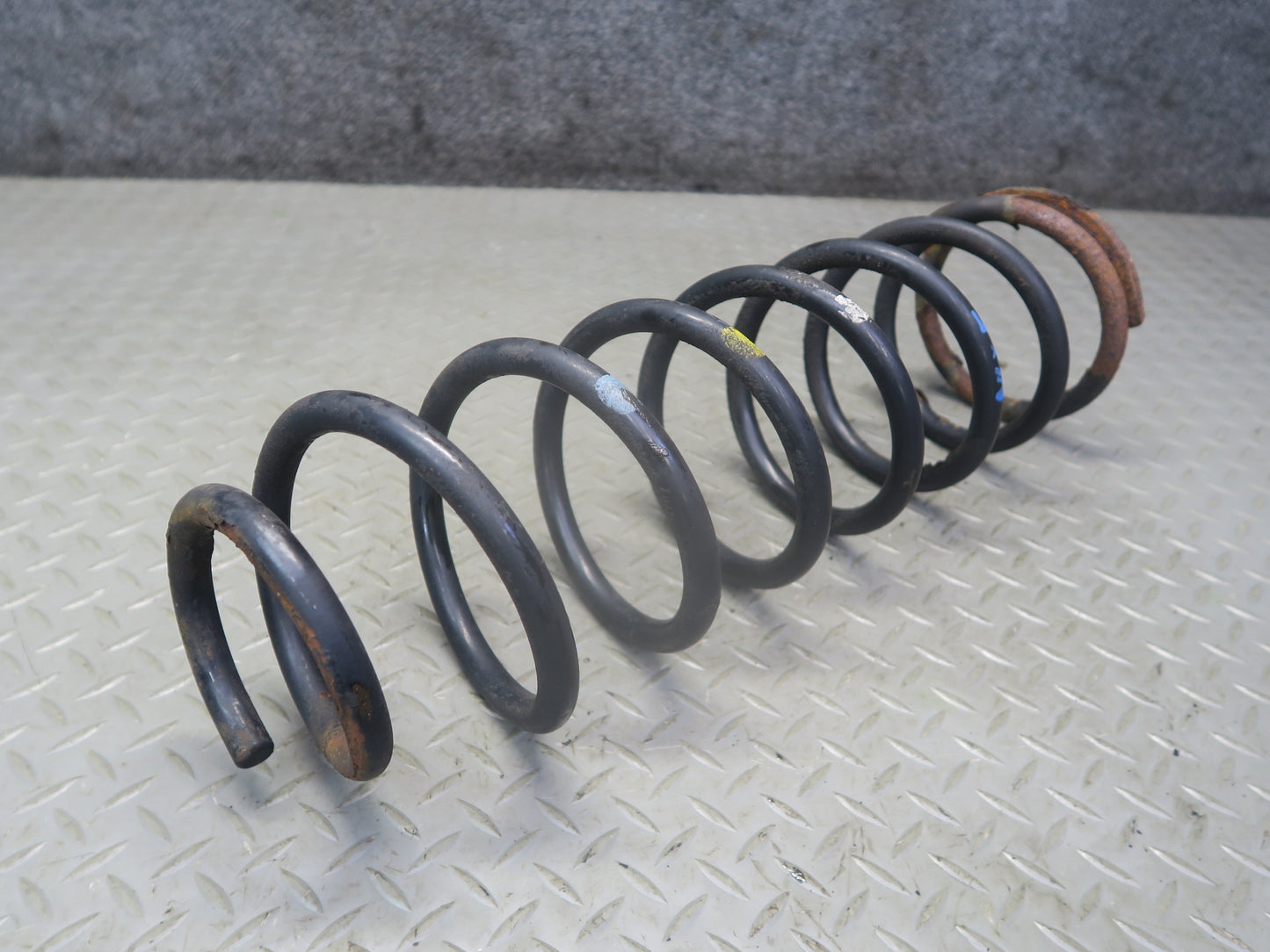 1996-1997 Lexus FZJ80L LX450 AWD Front Left & Right Coil Spring Set of 2