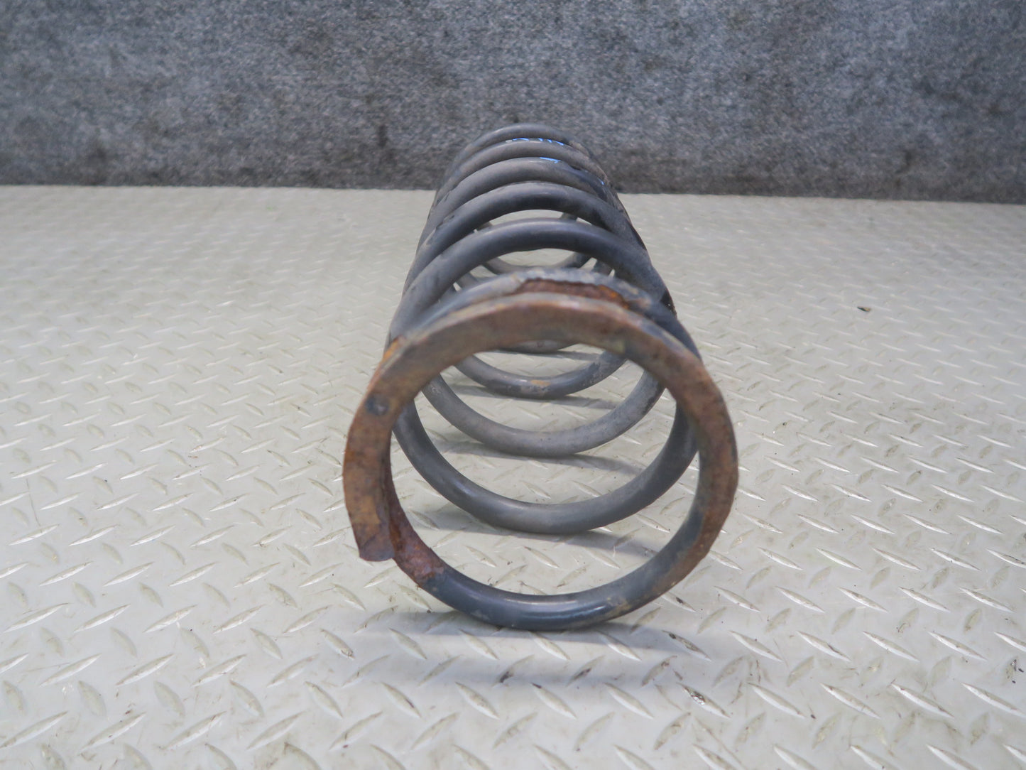 1996-1997 Lexus FZJ80L LX450 AWD Front Left & Right Coil Spring Set of 2