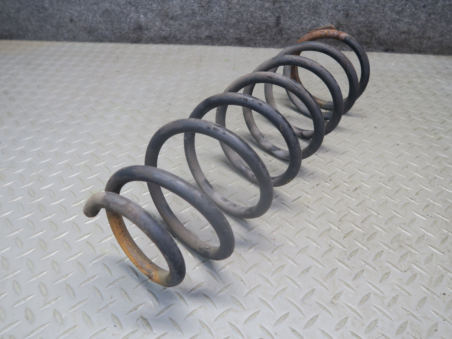 1996-1997 Lexus FZJ80L LX450 AWD Front Left & Right Coil Spring Set of 2