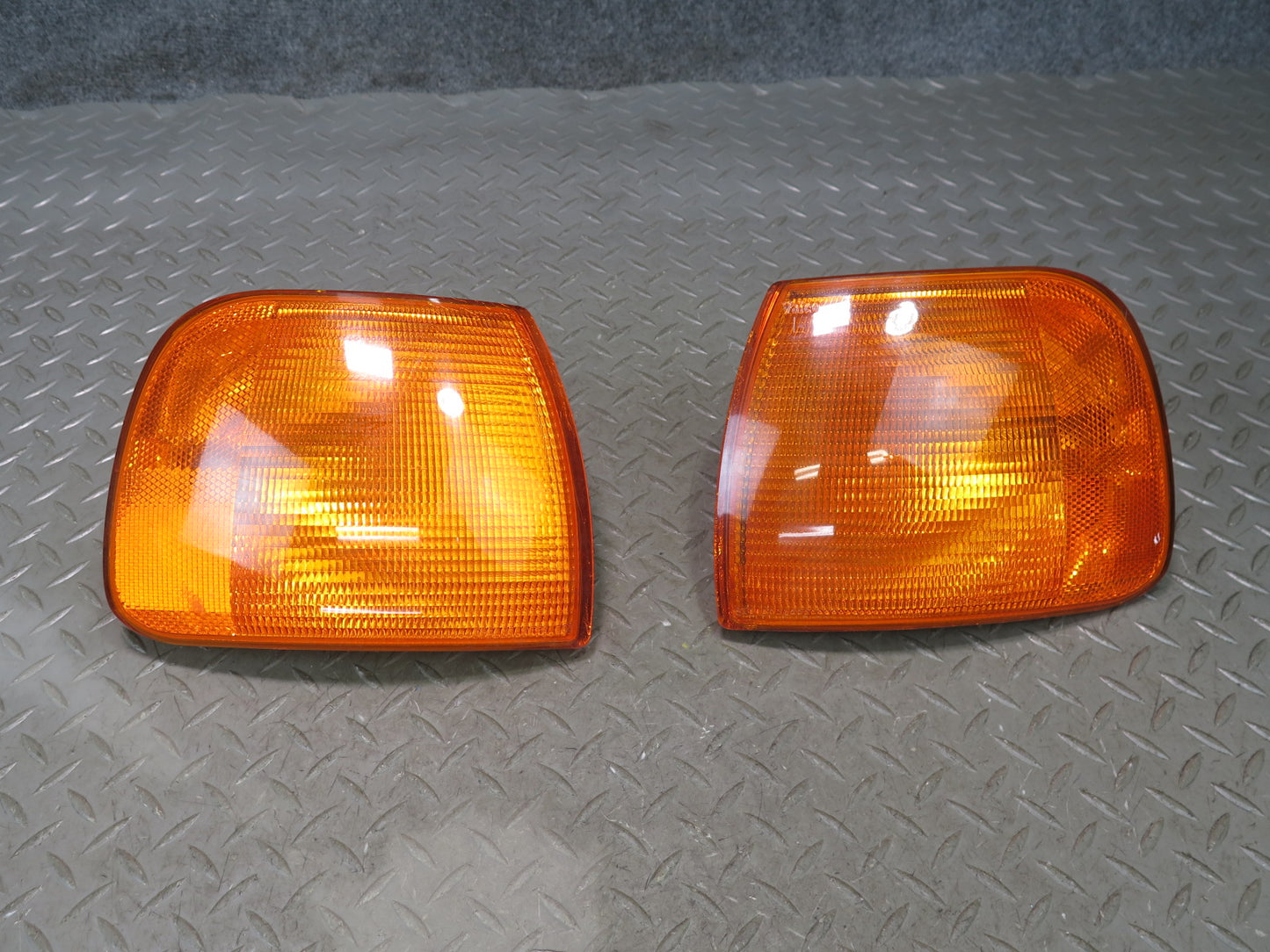 99-03 VW Eurovan T4 Set of 2 Front Left & Right Turn Signal Light Lamp OEM