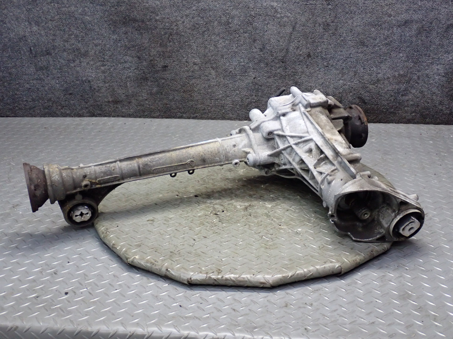 2011-2014 Porsche Cayenne 958 4.8L NA Front Axle Differential Carrier 2.92 Ratio