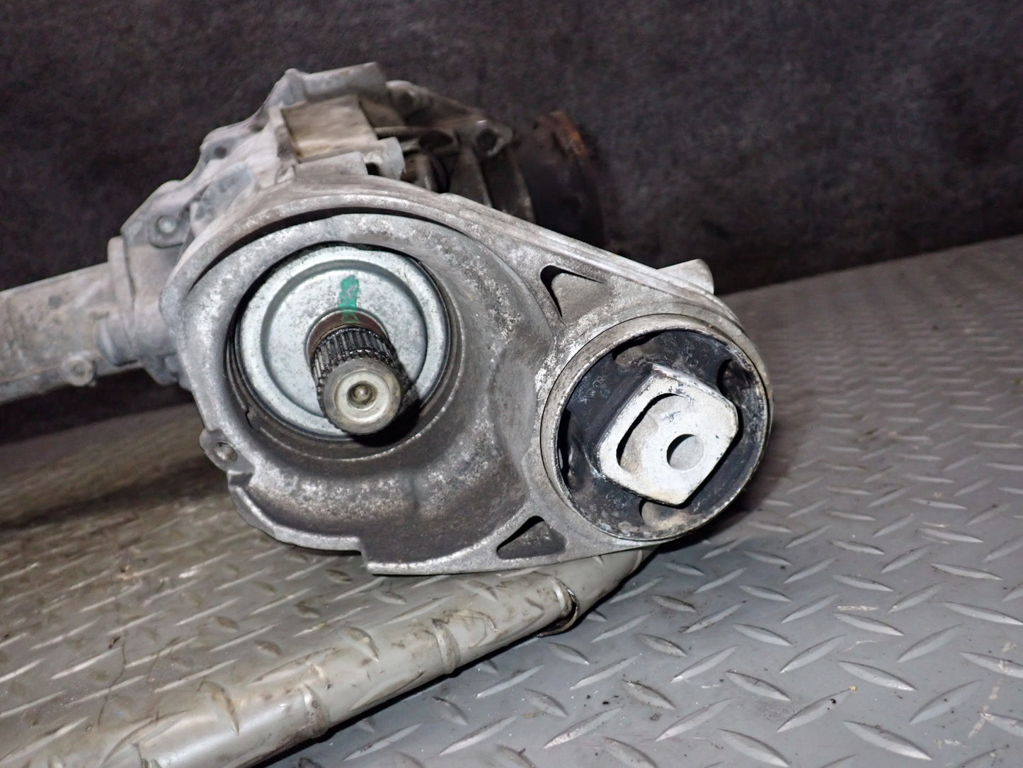 2011-2014 Porsche Cayenne 958 4.8L NA Front Axle Differential Carrier 2.92 Ratio