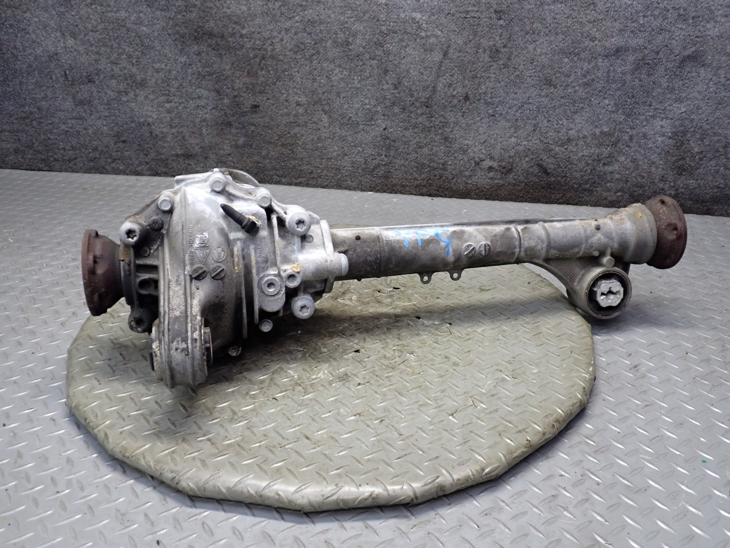 2011-2014 Porsche Cayenne 958 4.8L NA Front Axle Differential Carrier 2.92 Ratio