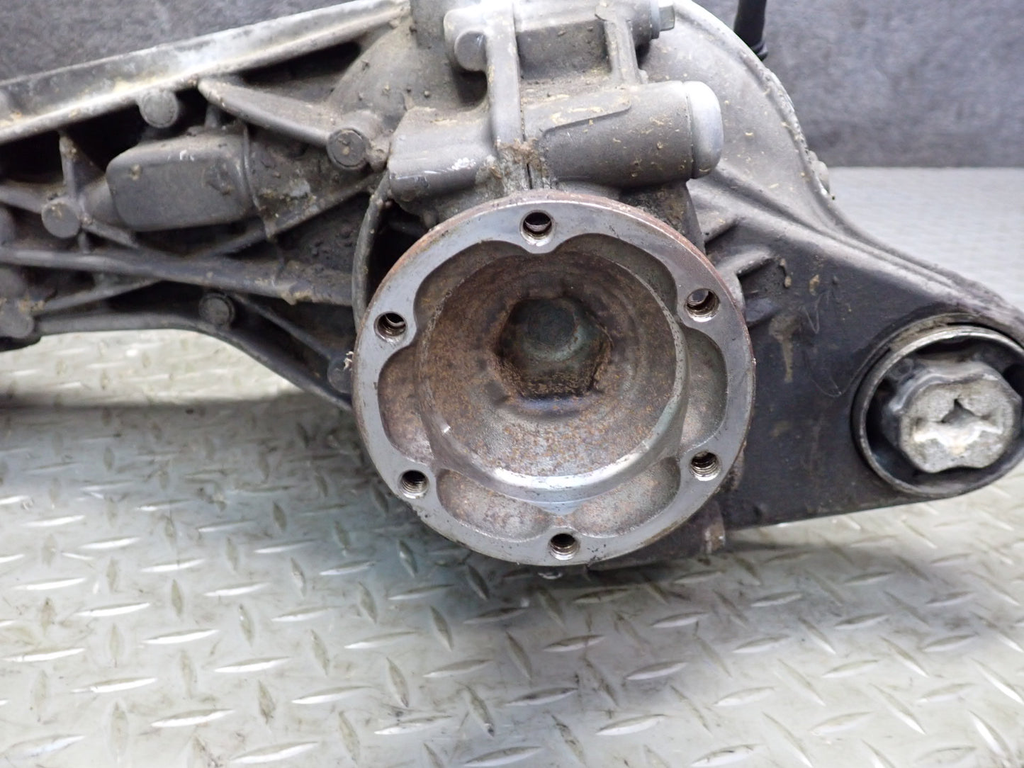 2011-2014 Porsche Cayenne 958 4.8L NA Front Axle Differential Carrier 2.92 Ratio