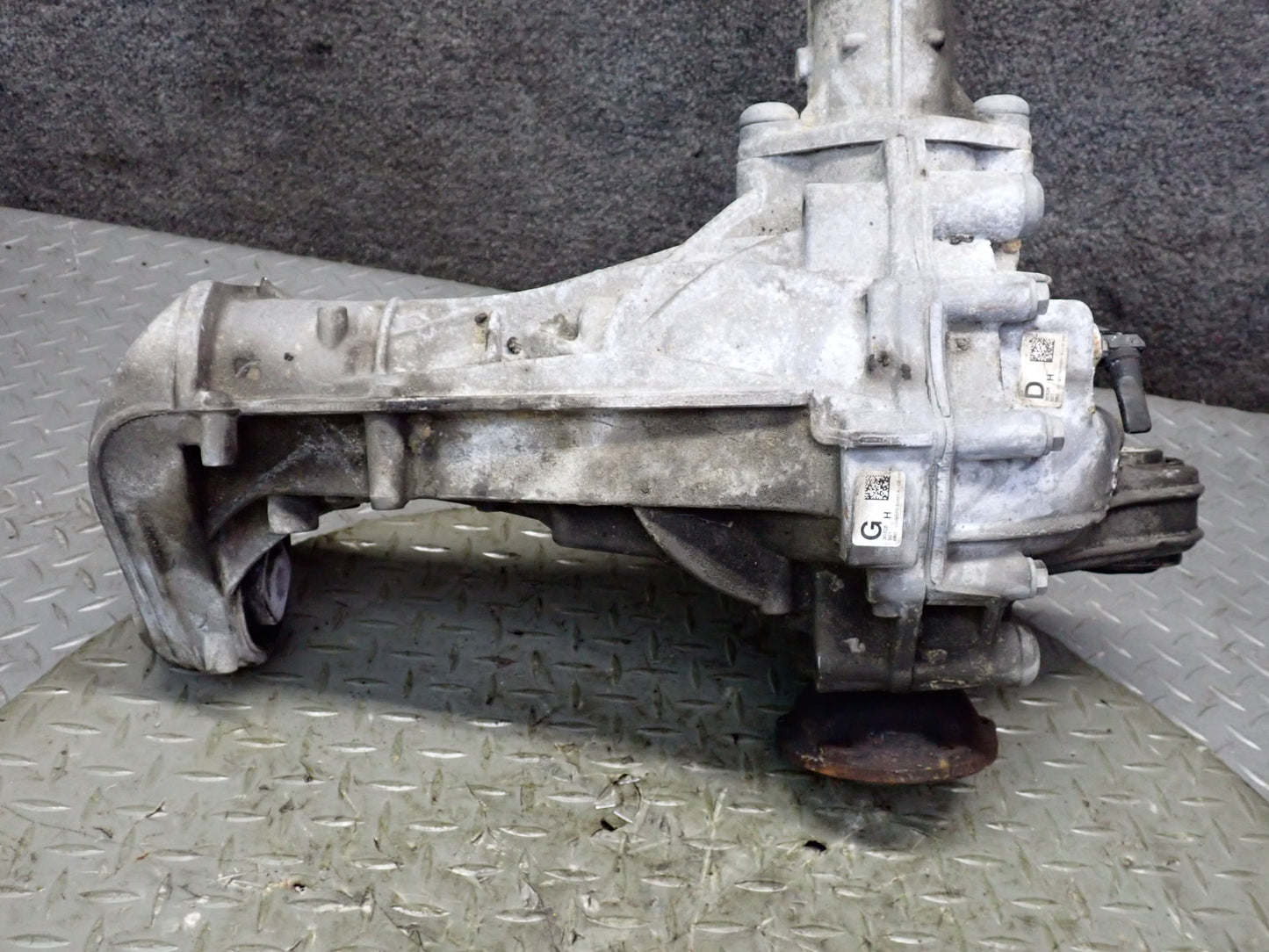 2011-2014 Porsche Cayenne 958 4.8L NA Front Axle Differential Carrier 2.92 Ratio