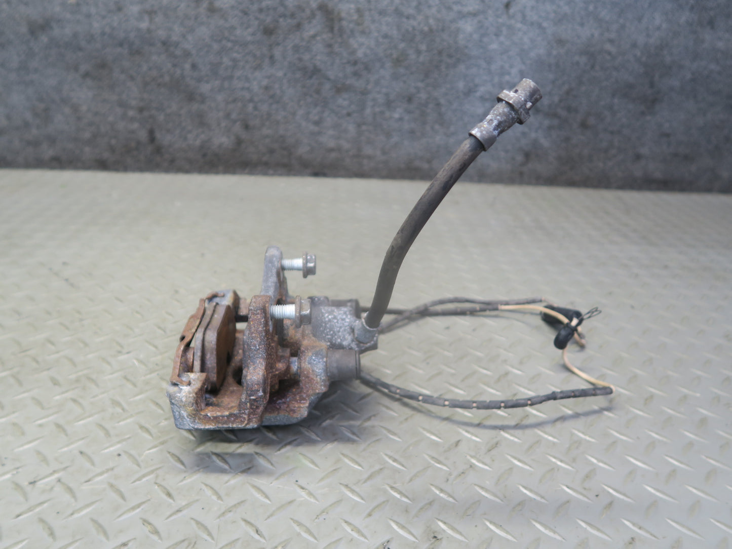 03-08 BMW E85 E86 Z4 3.0L RWD Set of 2 Rear Left & Right Brake Caliper 78K OEM