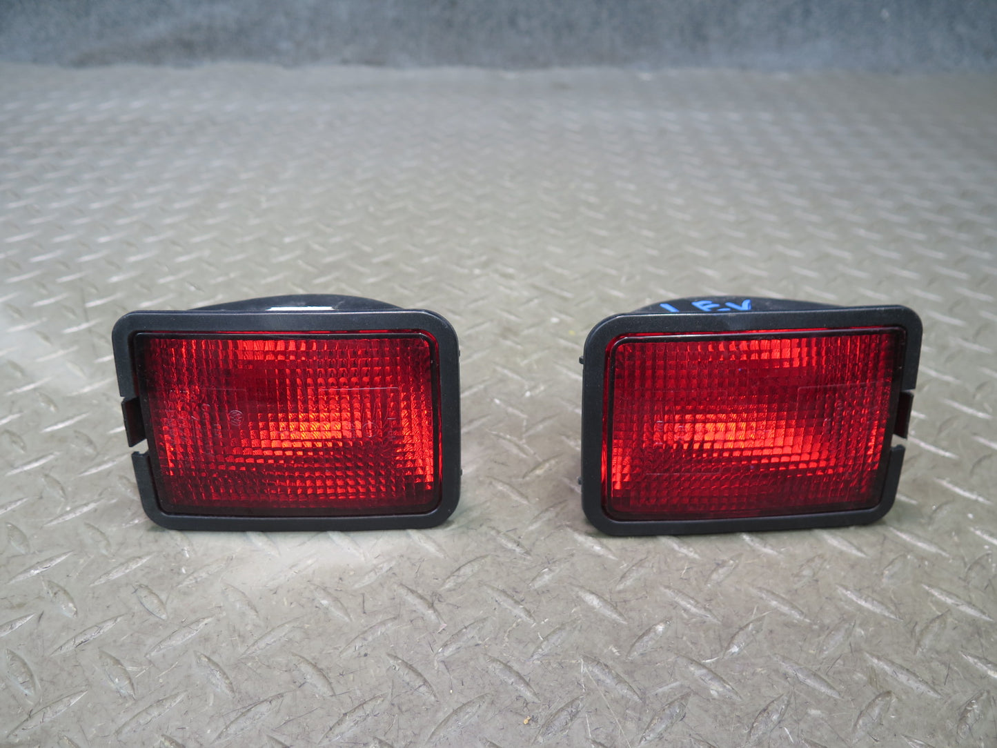99-03 VW Eurovan T4 Set of 2 Rear Left & Right Bumper Tail Light Lamp OEM