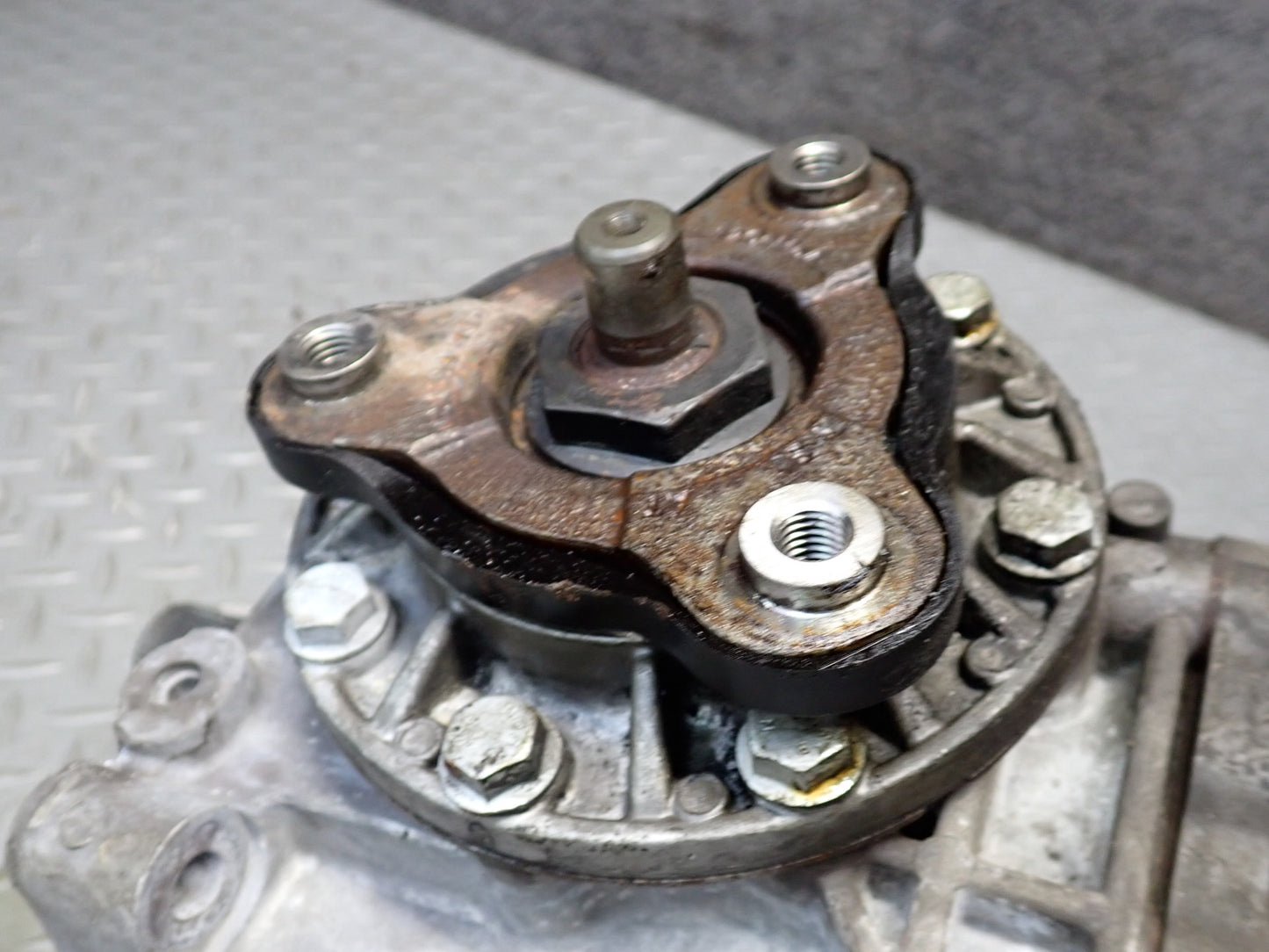 09-15 Audi TT S 8J Quattro AWD Transfer Case Box 116K Miles 0AV409053 OEM