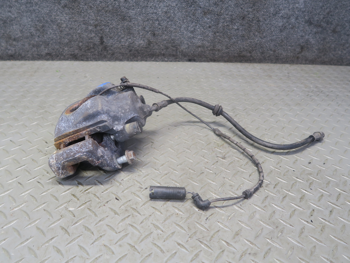 03-05 BMW E85 Z4 RWD Set of 2 Front Left & Right Brake Caliper 78K Miles OEM