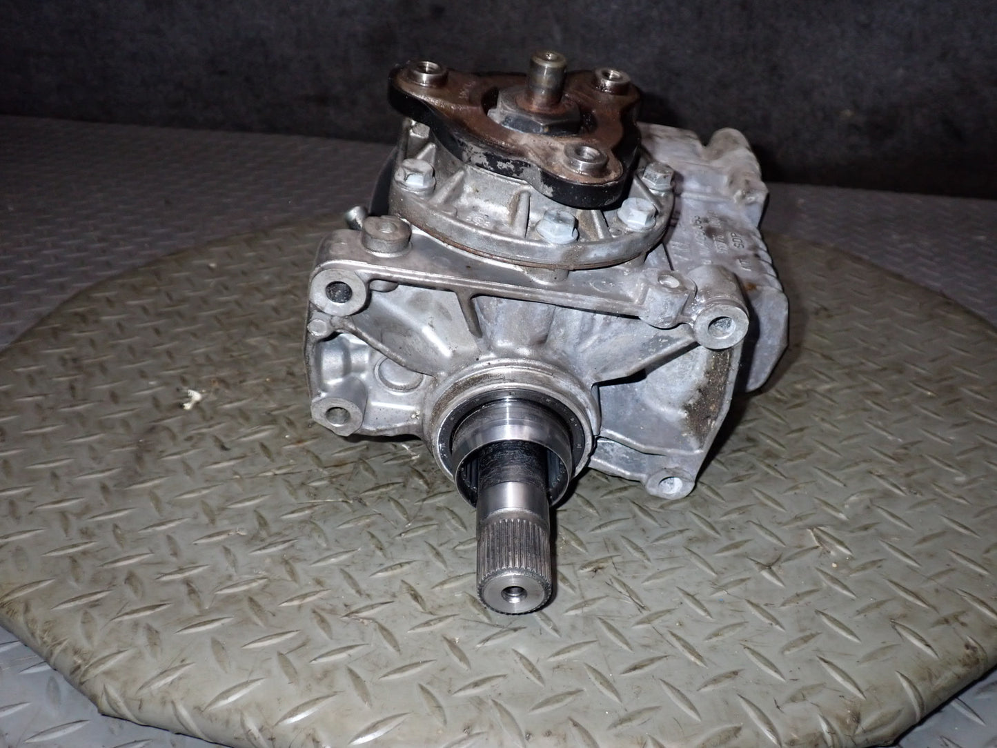09-15 Audi TT S 8J Quattro AWD Transfer Case Box 116K Miles 0AV409053 OEM
