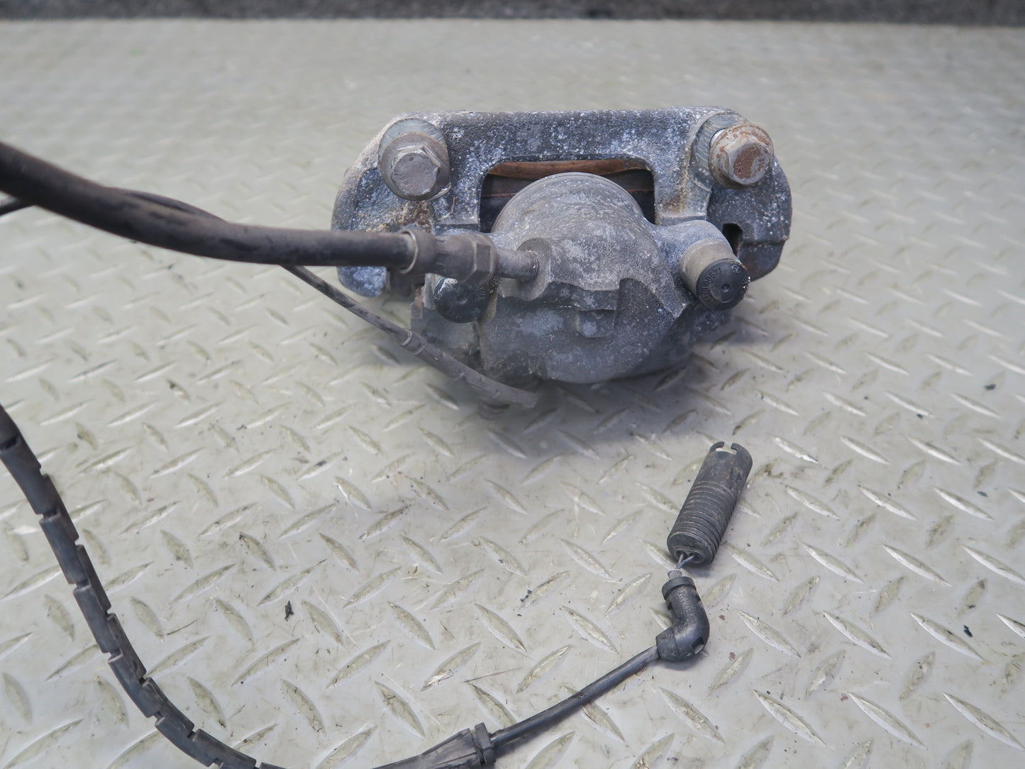 03-05 BMW E85 Z4 RWD Set of 2 Front Left & Right Brake Caliper 78K Miles OEM