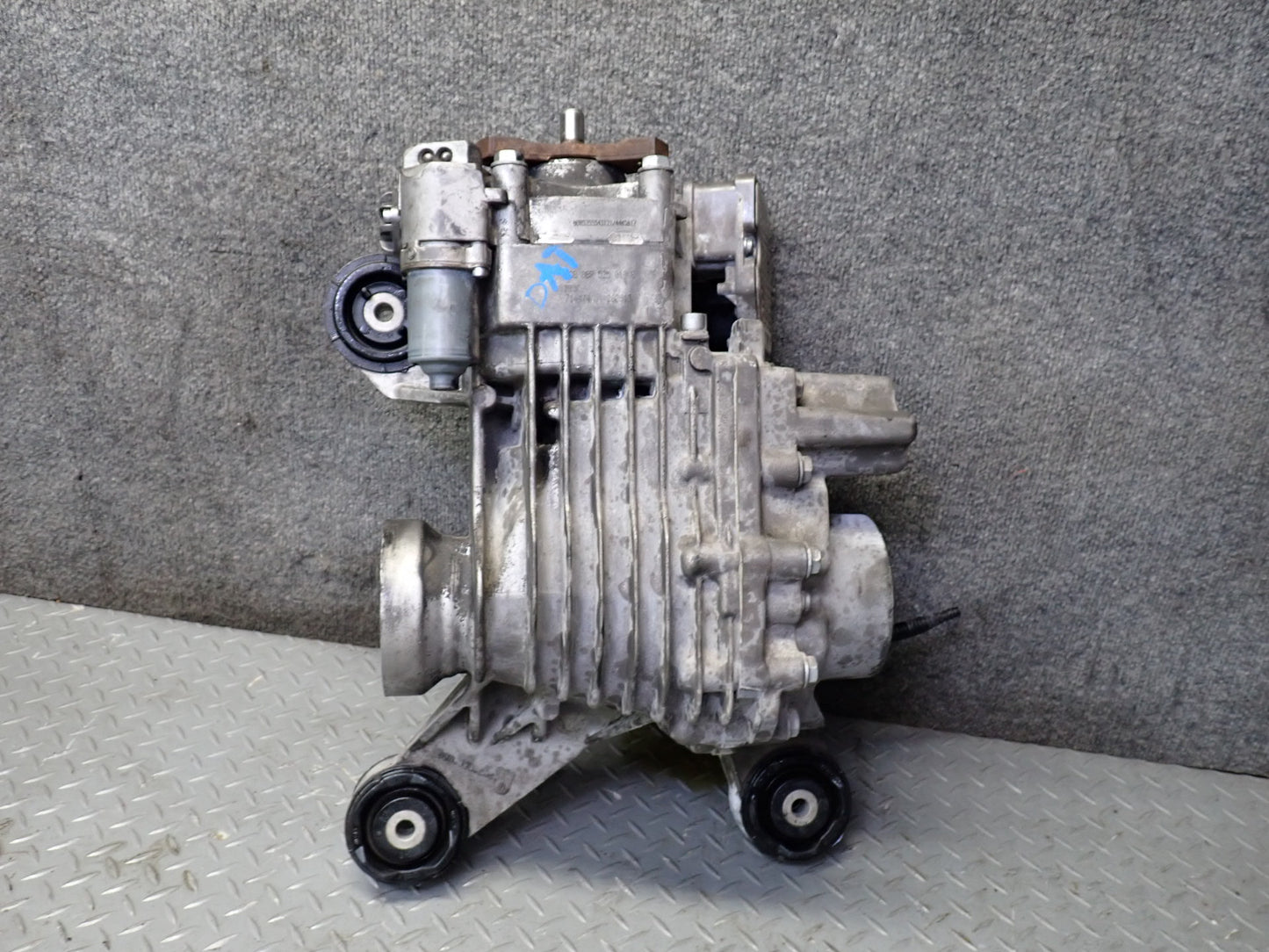 09-15 Audi TT S 8J Quattro Rear Haldex Differential Carrier 116K Miles OEM