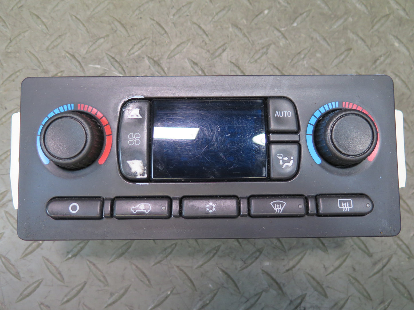 2003-2007 Hummer H2 A/C Heater Climate Control Switch Panel 15136332