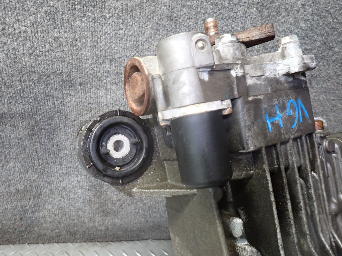 2008 VW Golf R32 MK5 VR6 AWD Haldex Rear Differential Carrier 160k Miles OEM