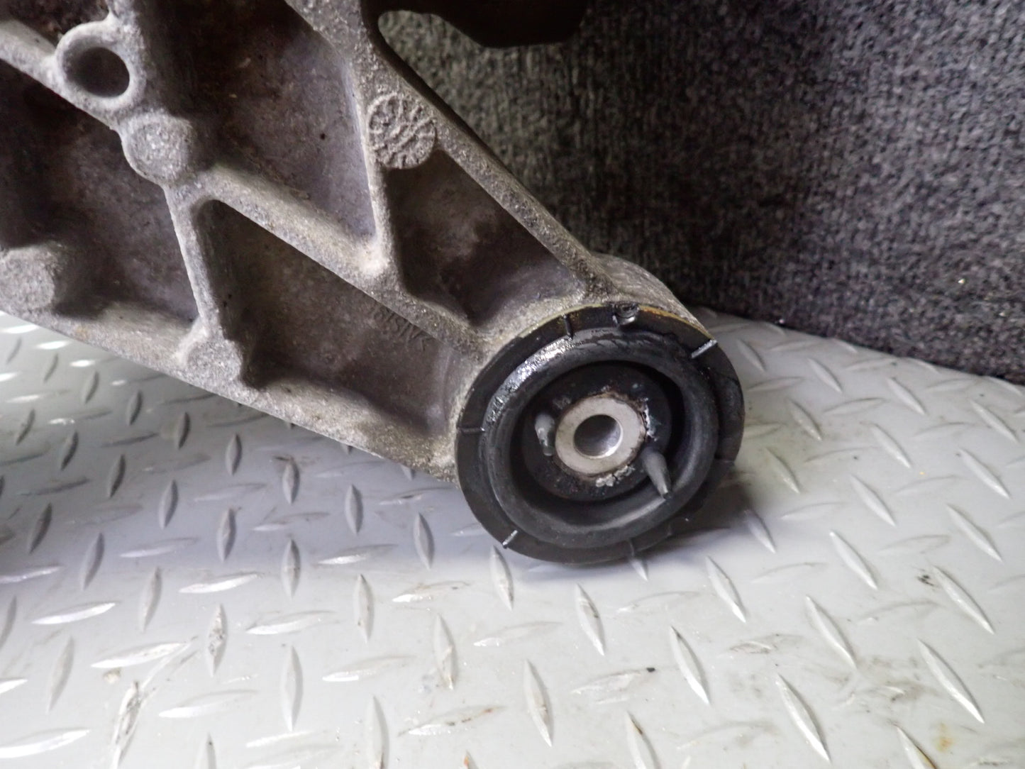 2008 VW Golf R32 MK5 VR6 AWD Haldex Rear Differential Carrier 160k Miles OEM
