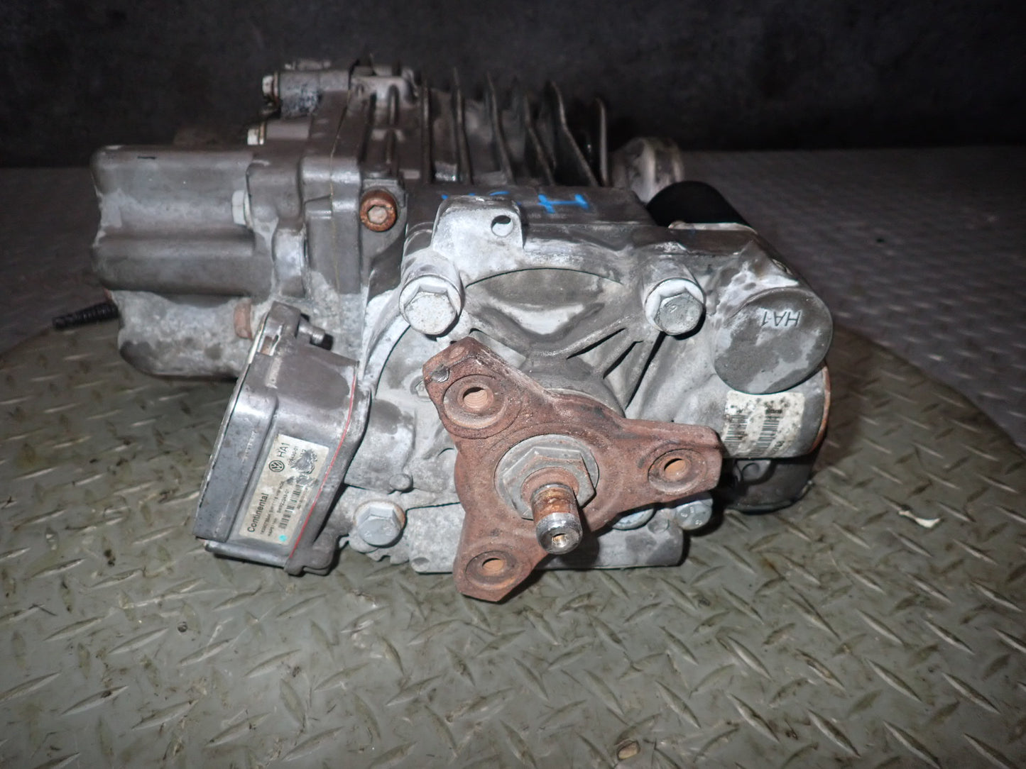 2008 VW Golf R32 MK5 VR6 AWD Haldex Rear Differential Carrier 160k Miles OEM