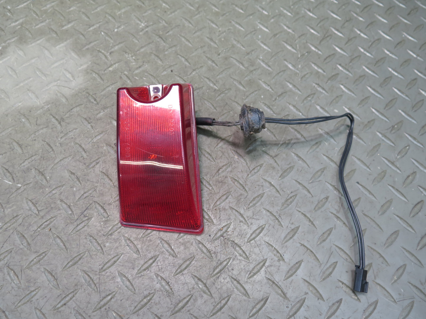 2003-2009 Hummer H2 Front or Rear Roof Clearance Marker Light Lamp Set of 2