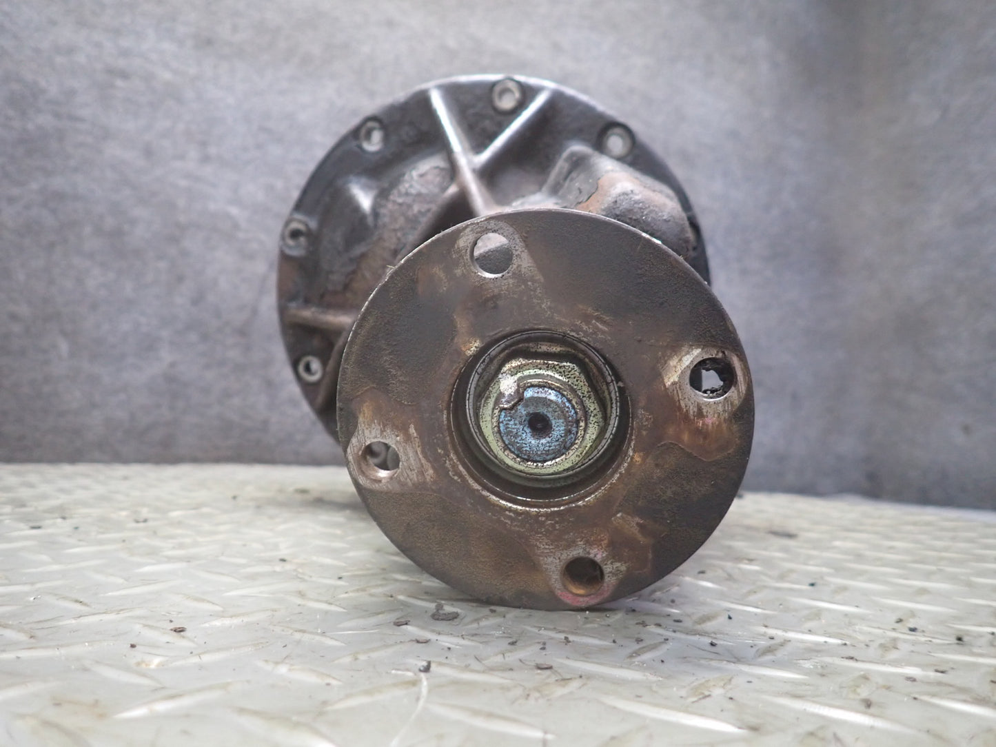 1996-1997 Lexus FZJ80L LX450 Front Axle Differential Carrier 4.10 Ratio