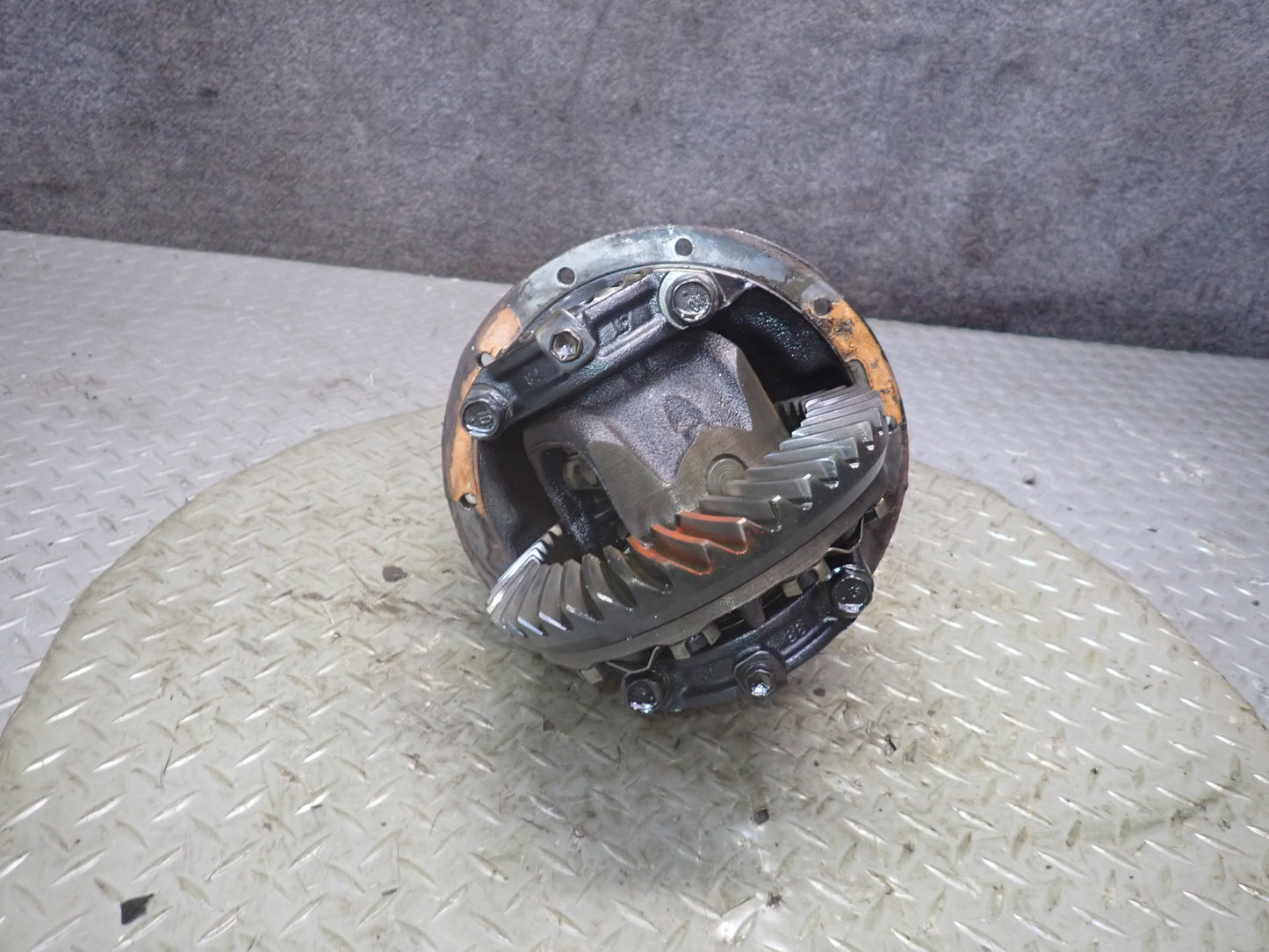 1996-1997 Lexus FZJ80L LX450 Front Axle Differential Carrier 4.10 Ratio