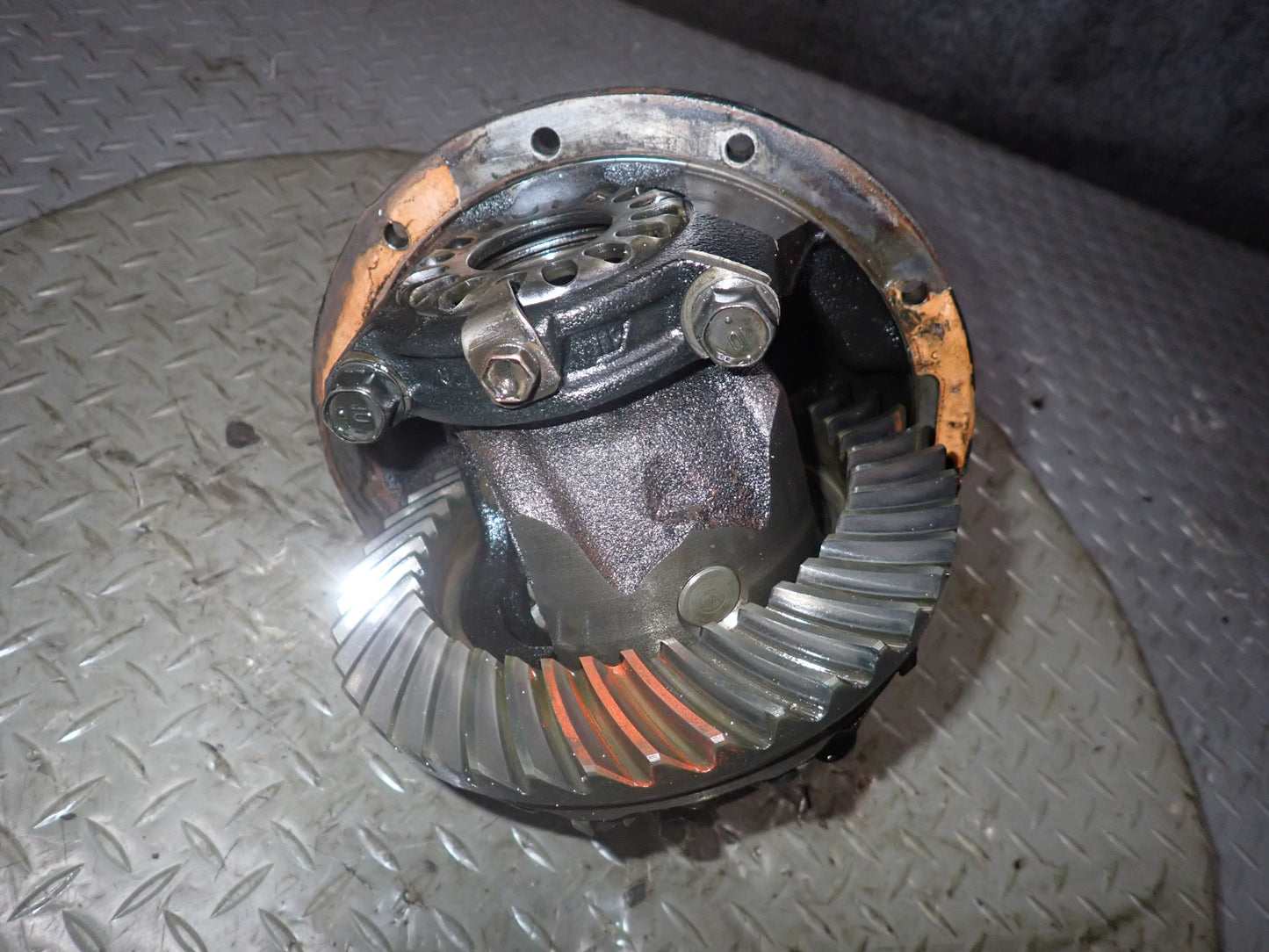 1996-1997 Lexus FZJ80L LX450 Front Axle Differential Carrier 4.10 Ratio
