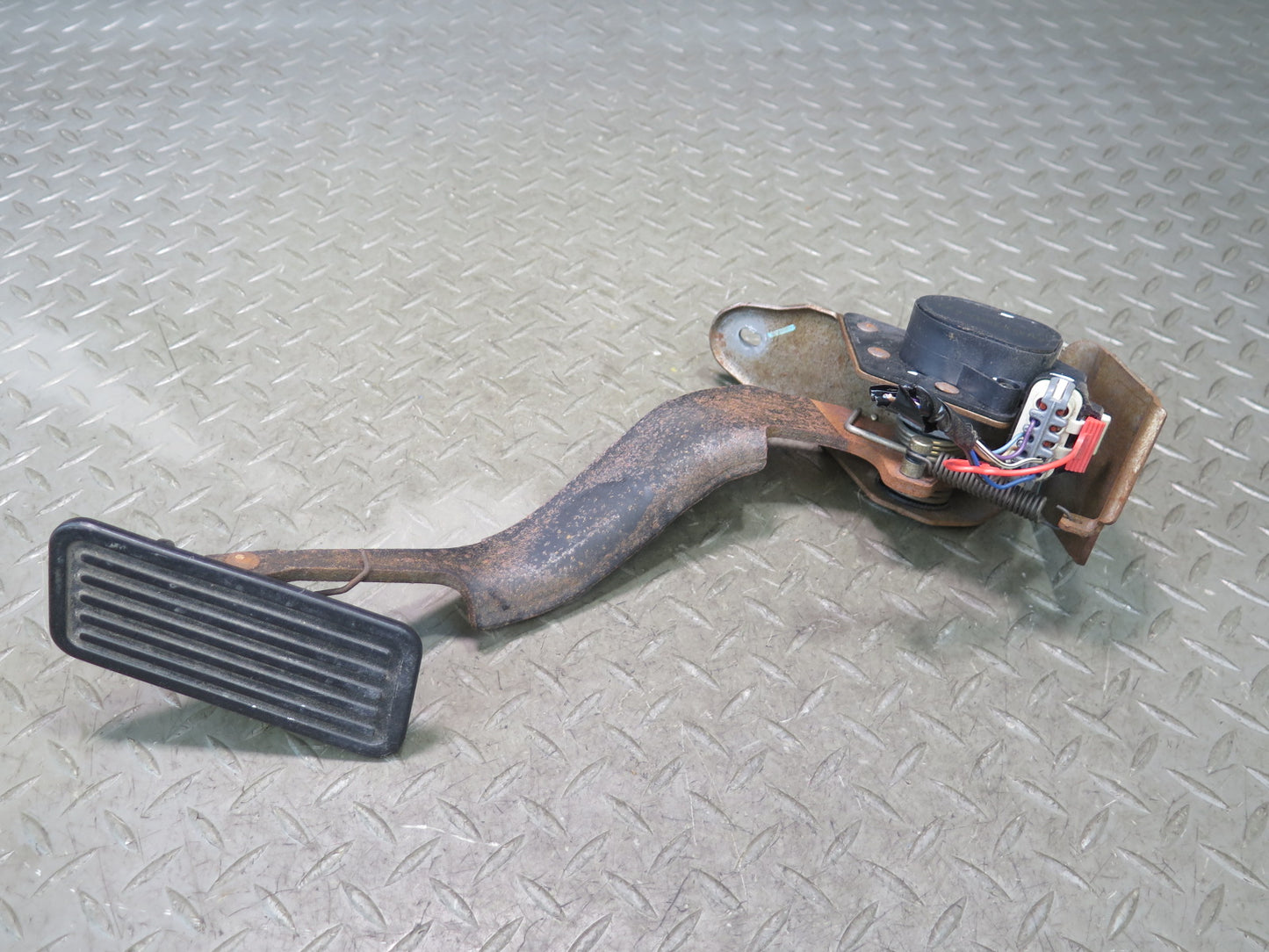 2004-2007 Hummer H2 Gas Acceleration Pedal Throttle Sensor