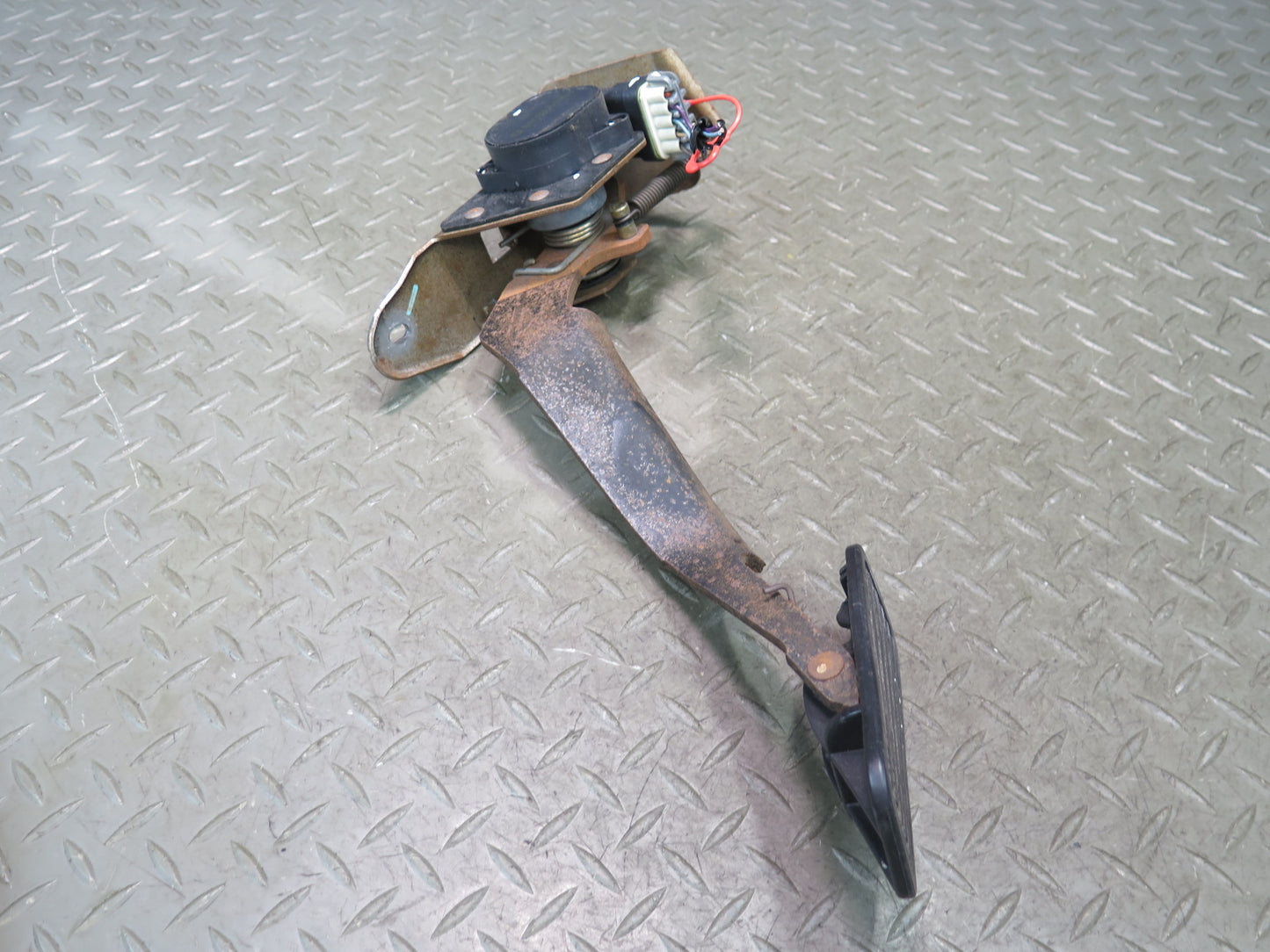 2004-2007 Hummer H2 Gas Acceleration Pedal Throttle Sensor