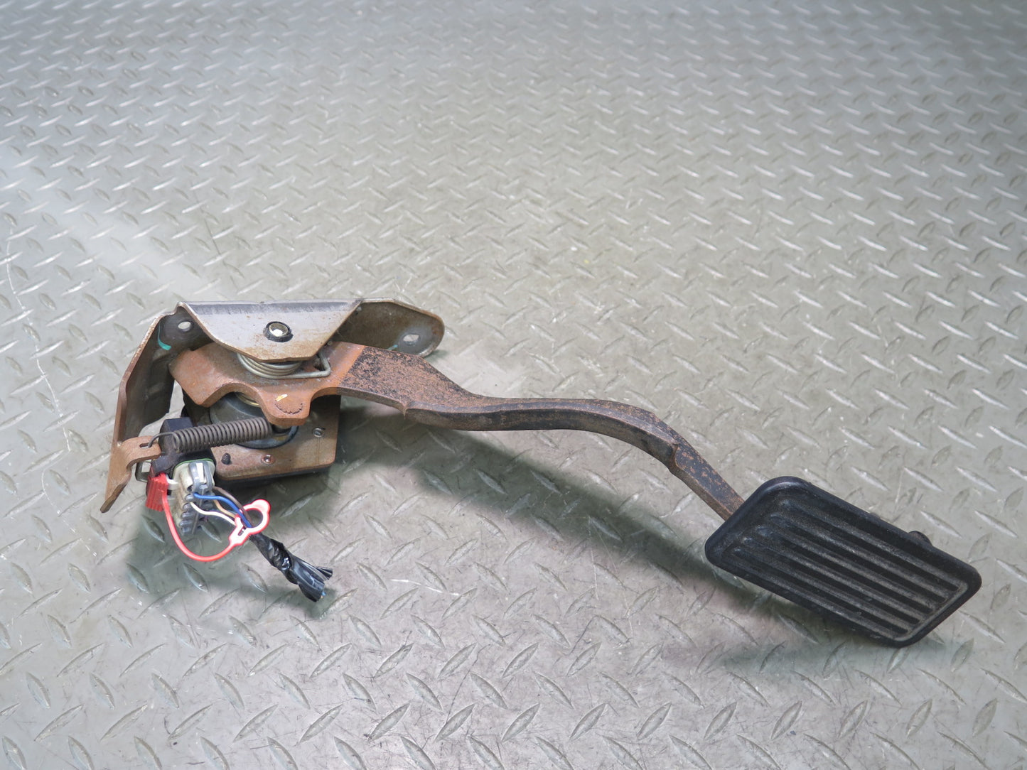 2004-2007 Hummer H2 Gas Acceleration Pedal Throttle Sensor