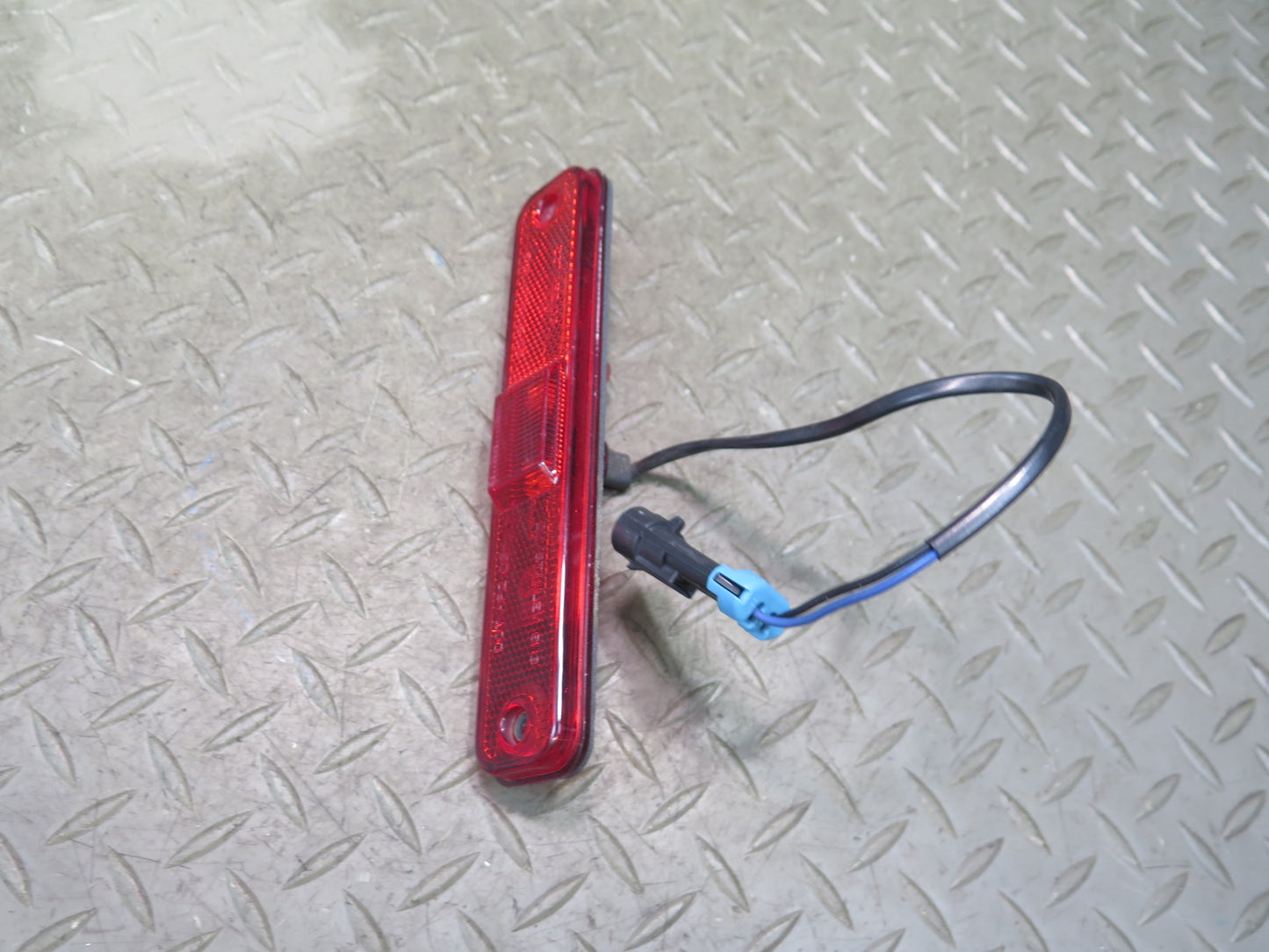 2003-2009 Hummer H2 Rear Left & Right Side Marker Light Lamp Set of 2