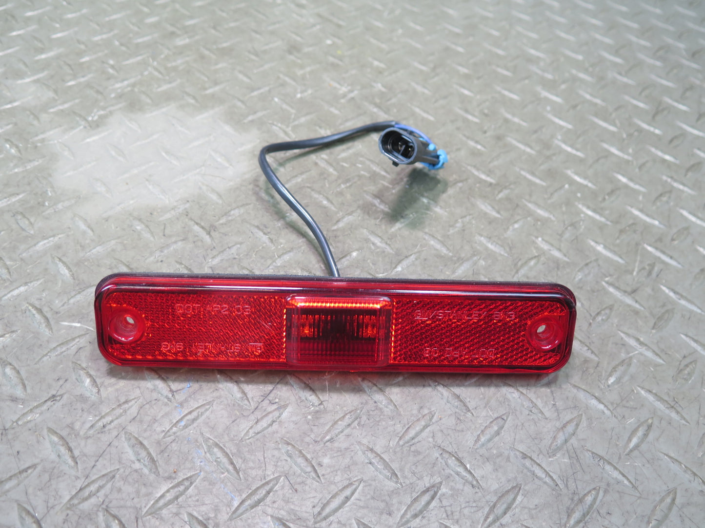 2003-2009 Hummer H2 Rear Left & Right Side Marker Light Lamp Set of 2