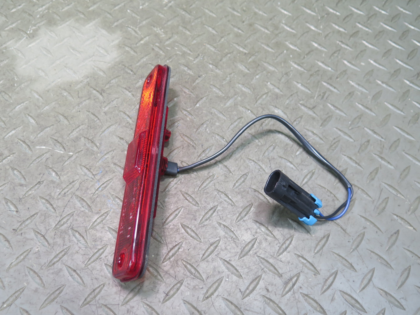 2003-2009 Hummer H2 Rear Left & Right Side Marker Light Lamp Set of 2