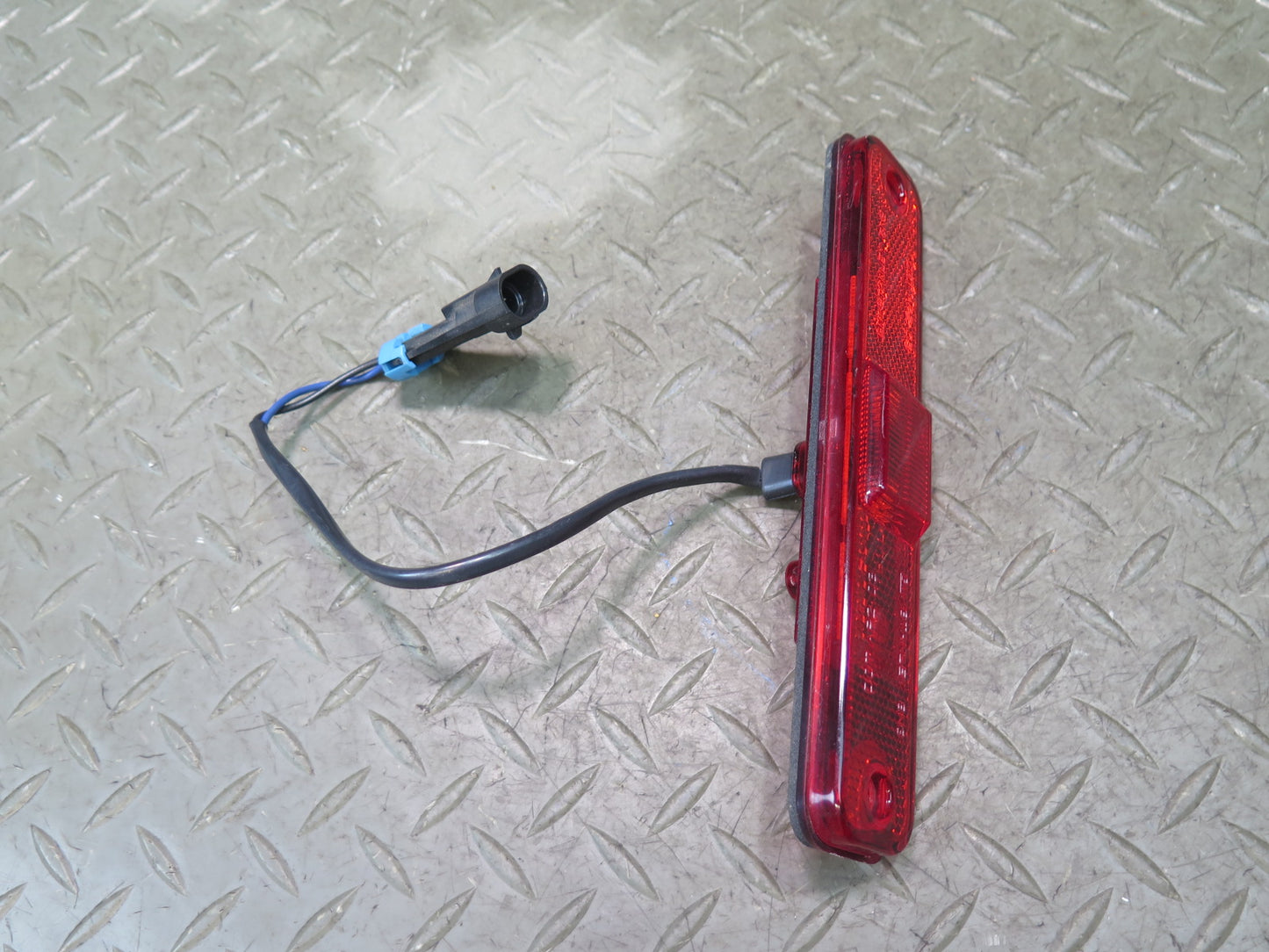 2003-2009 Hummer H2 Rear Left & Right Side Marker Light Lamp Set of 2